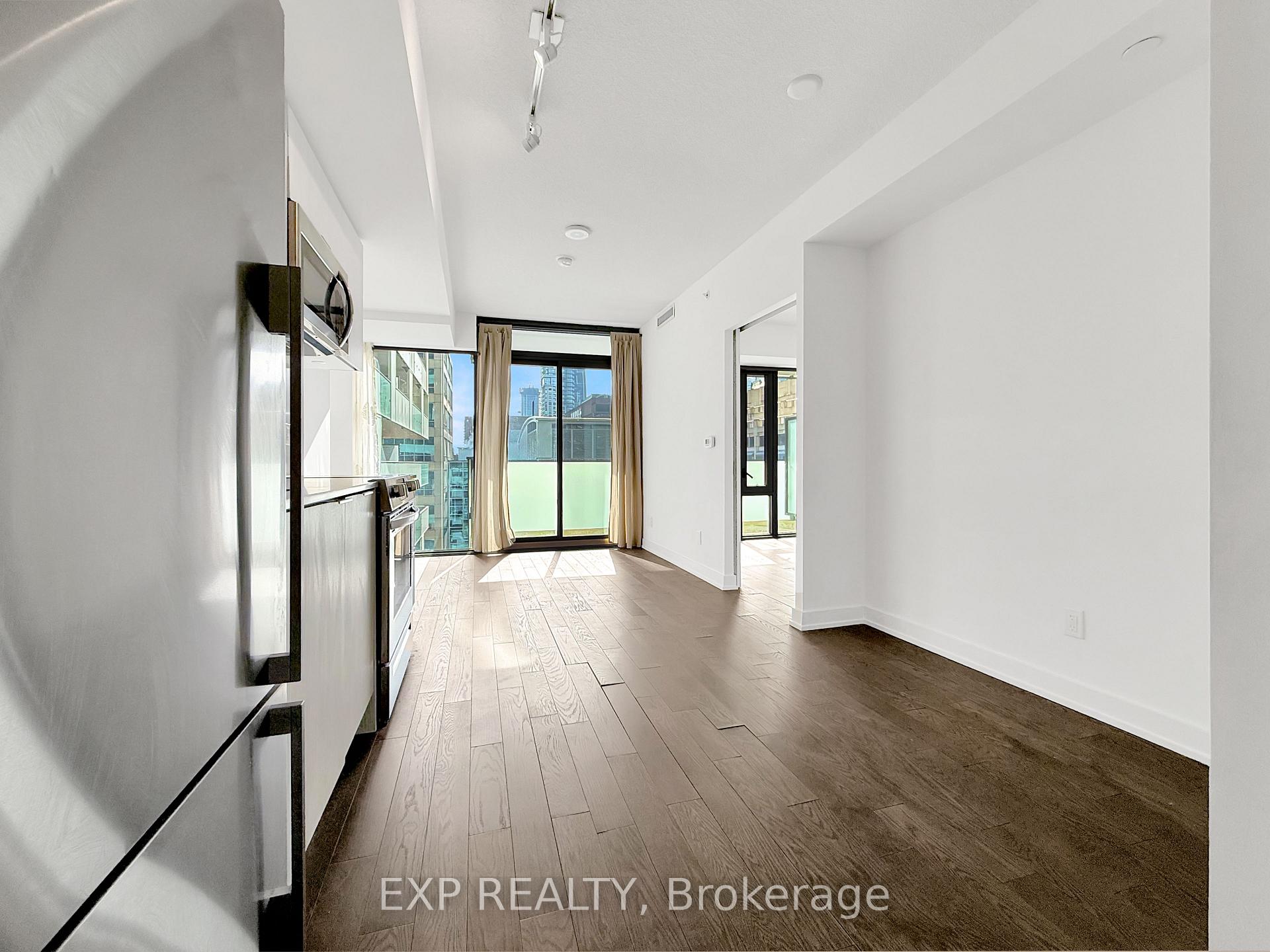 Photo 5 of Unit 1408, 25 Richmond Street E, Toronto, Church-Yonge Corridor — HOMEH