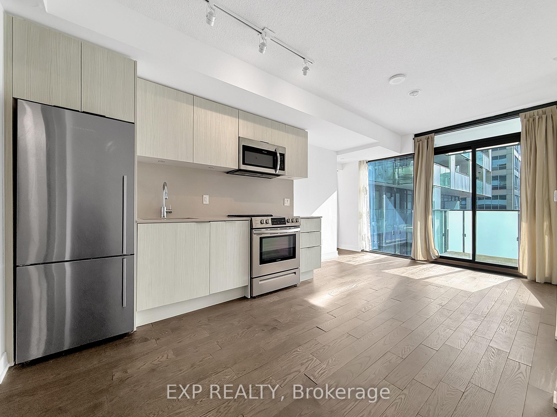 Photo 6 of Unit 1408, 25 Richmond Street E, Toronto, Church-Yonge Corridor — HOMEH