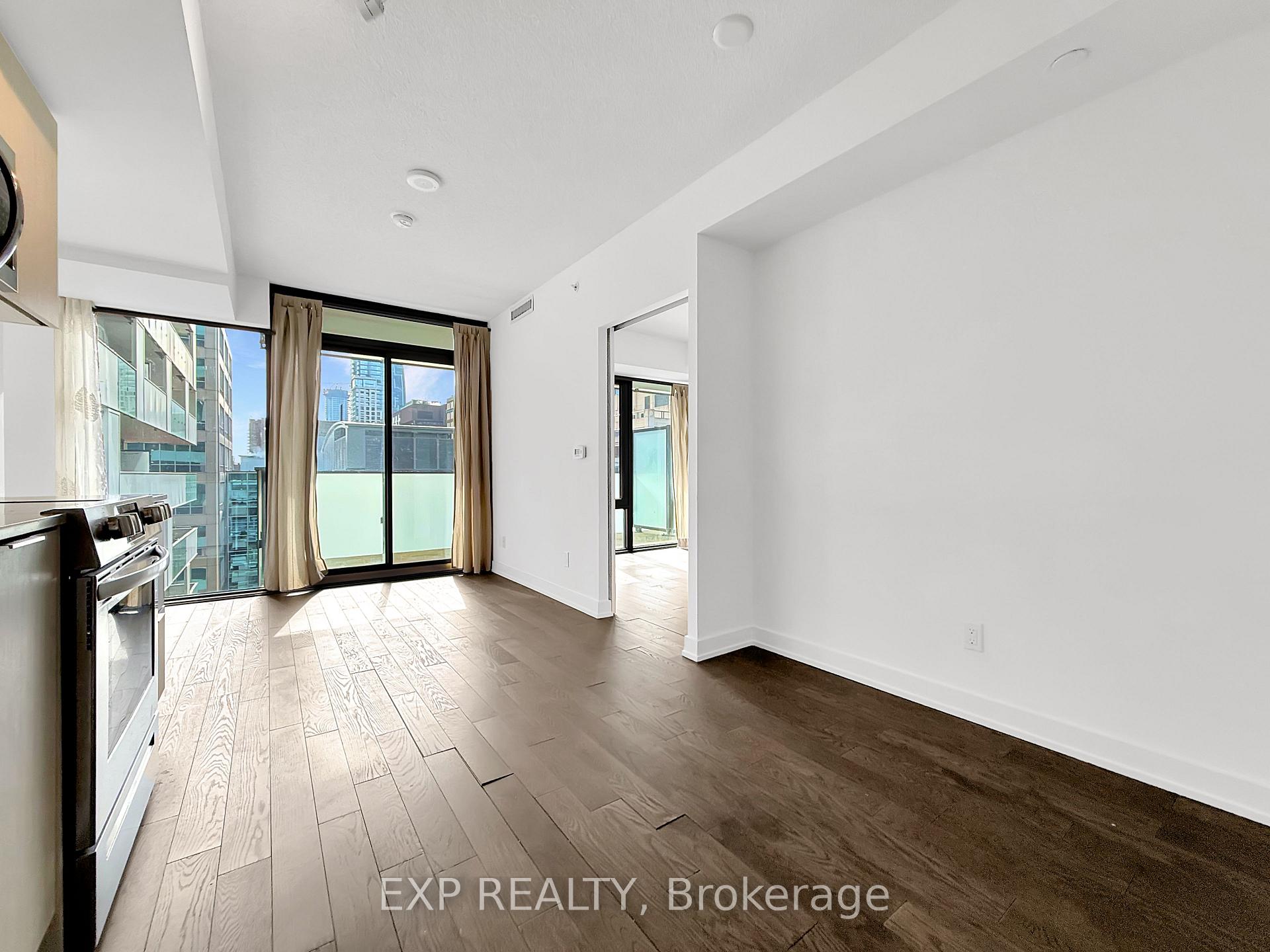 Photo 7 of Unit 1408, 25 Richmond Street E, Toronto, Church-Yonge Corridor — HOMEH