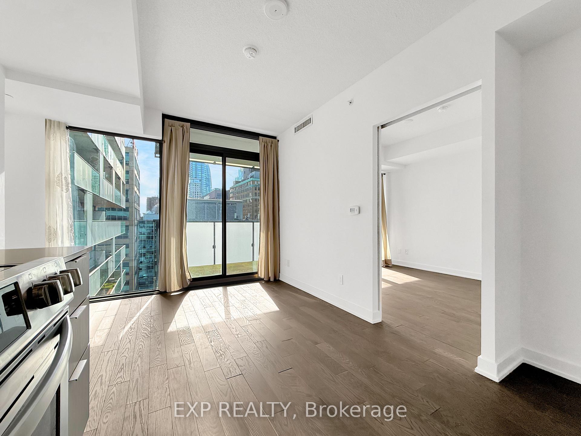 Photo 8 of Unit 1408, 25 Richmond Street E, Toronto, Church-Yonge Corridor — HOMEH