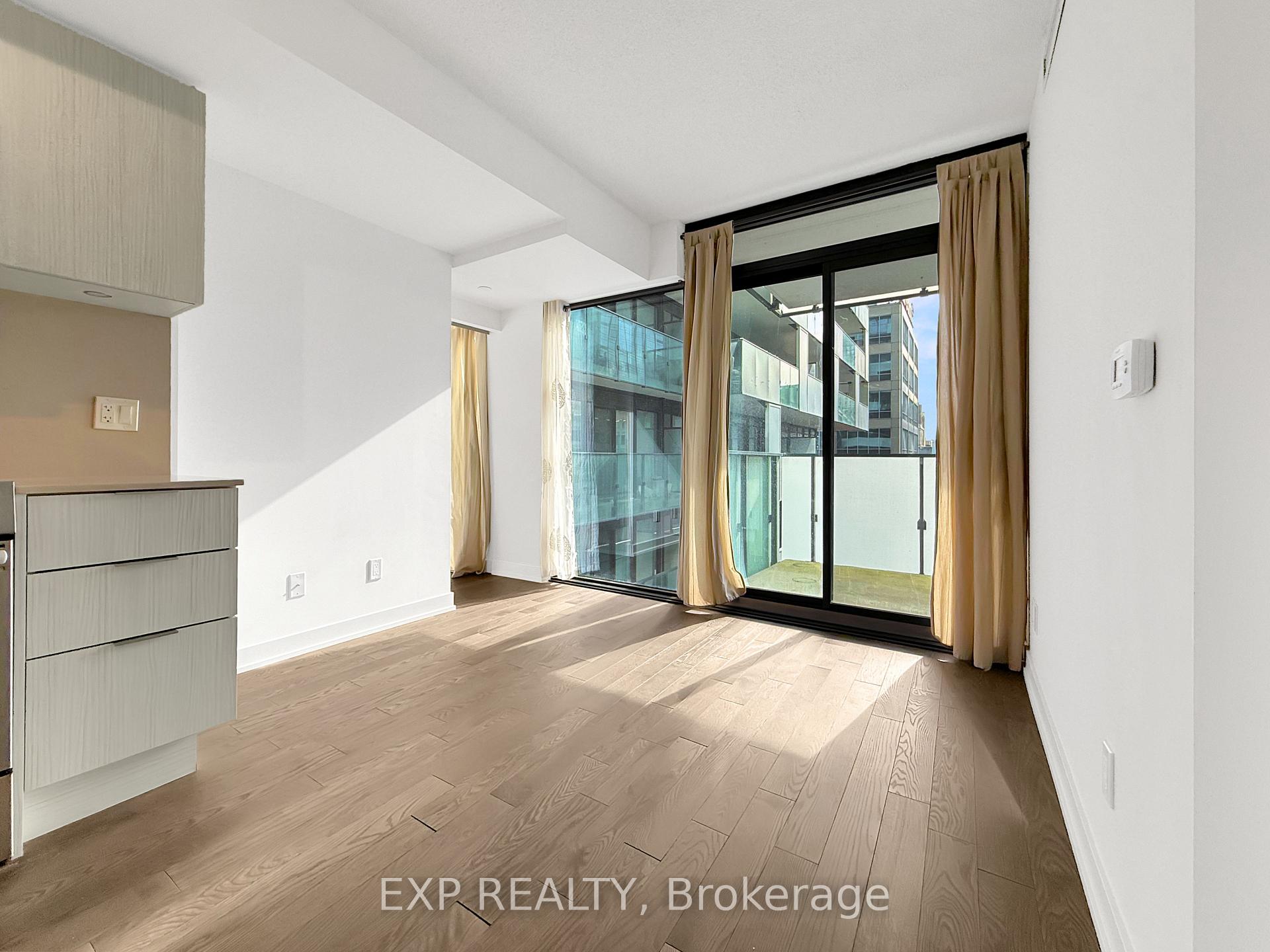 Photo 10 of Unit 1408, 25 Richmond Street E, Toronto, Church-Yonge Corridor — HOMEH