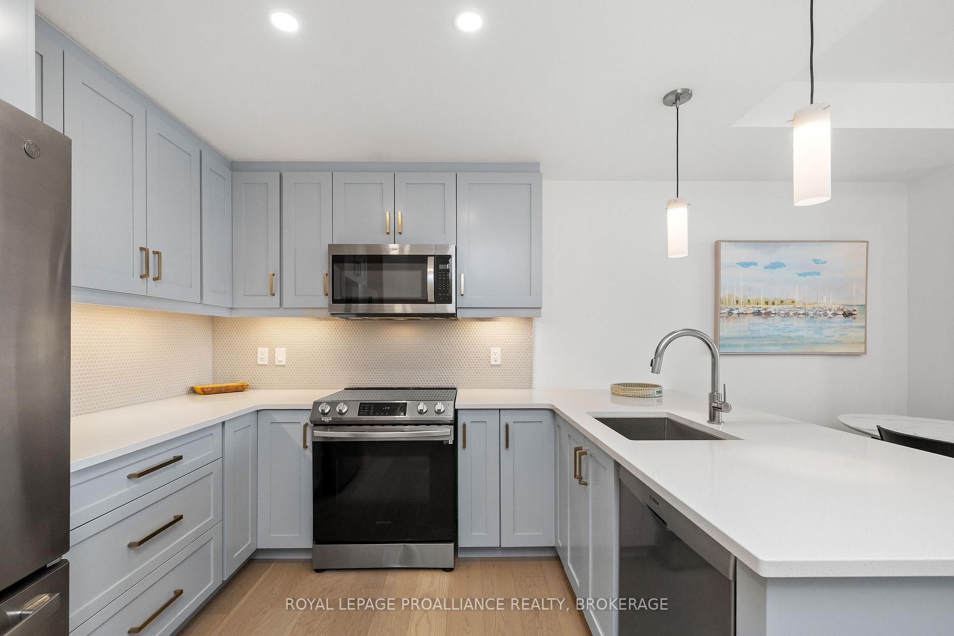 Photo 11 of Unit 418, 129B South Street, Gananoque — HOMEH