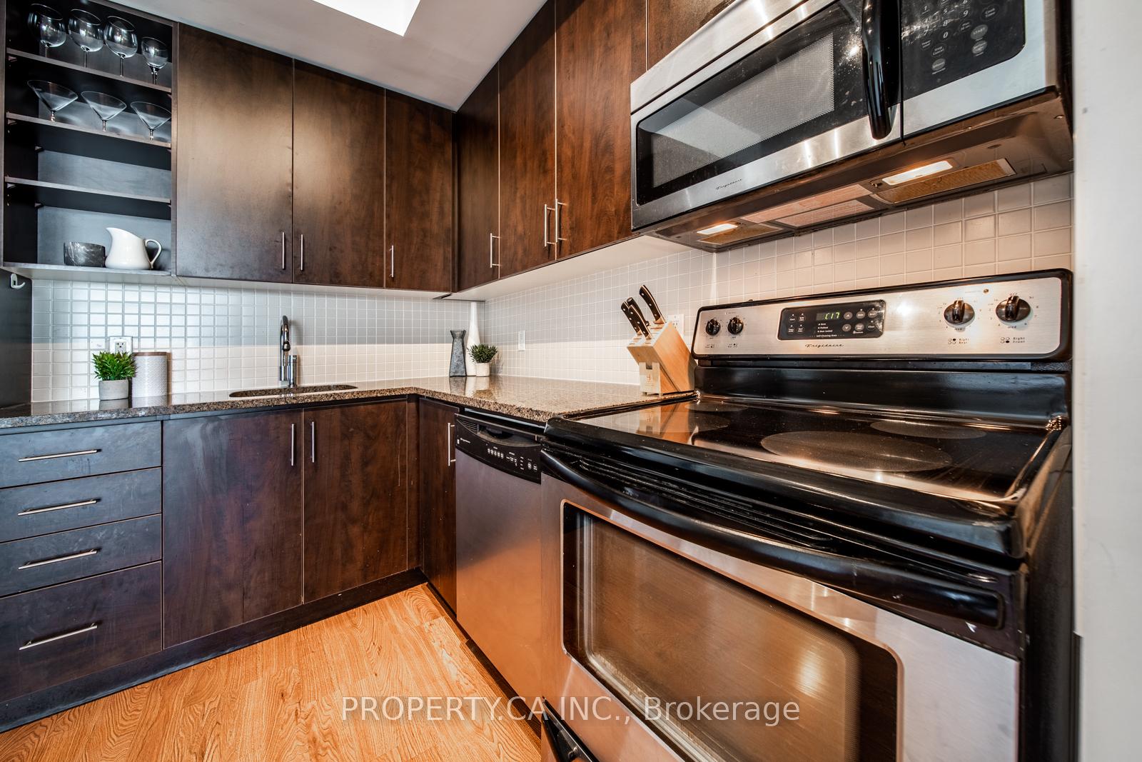 Photo 3 of Unit 1408, 112 George Street, Toronto, Waterfront Communities — HOMEH