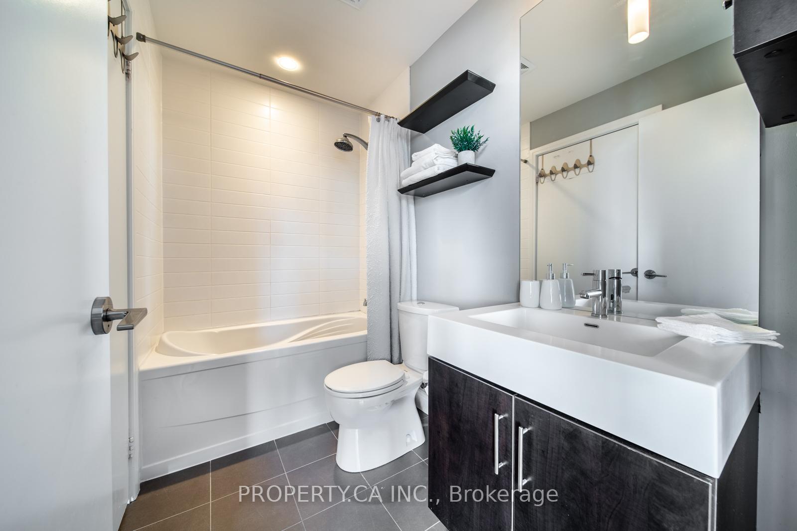 Photo 5 of Unit 1408, 112 George Street, Toronto, Waterfront Communities — HOMEH