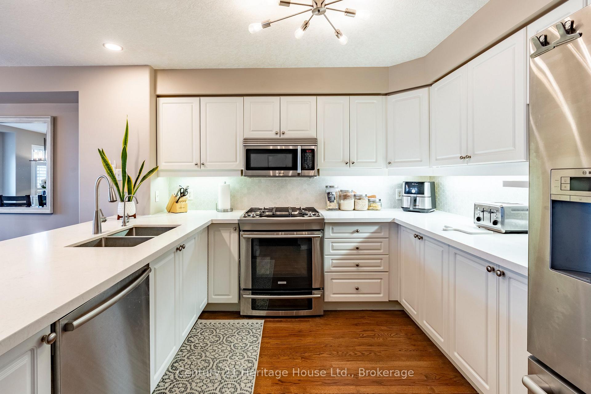 Photo 13 of Unit 6, 460 Woolwich Street, Waterloo — HOMEH