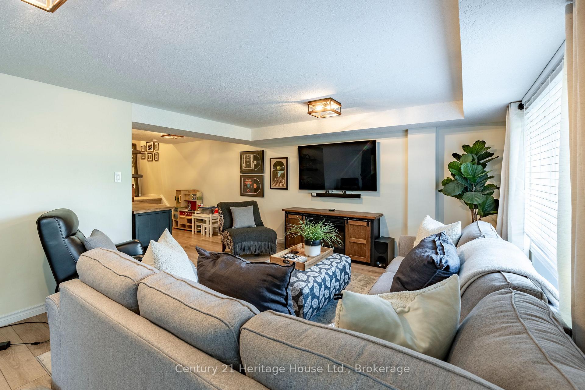 Photo 34 of Unit 6, 460 Woolwich Street, Waterloo — HOMEH
