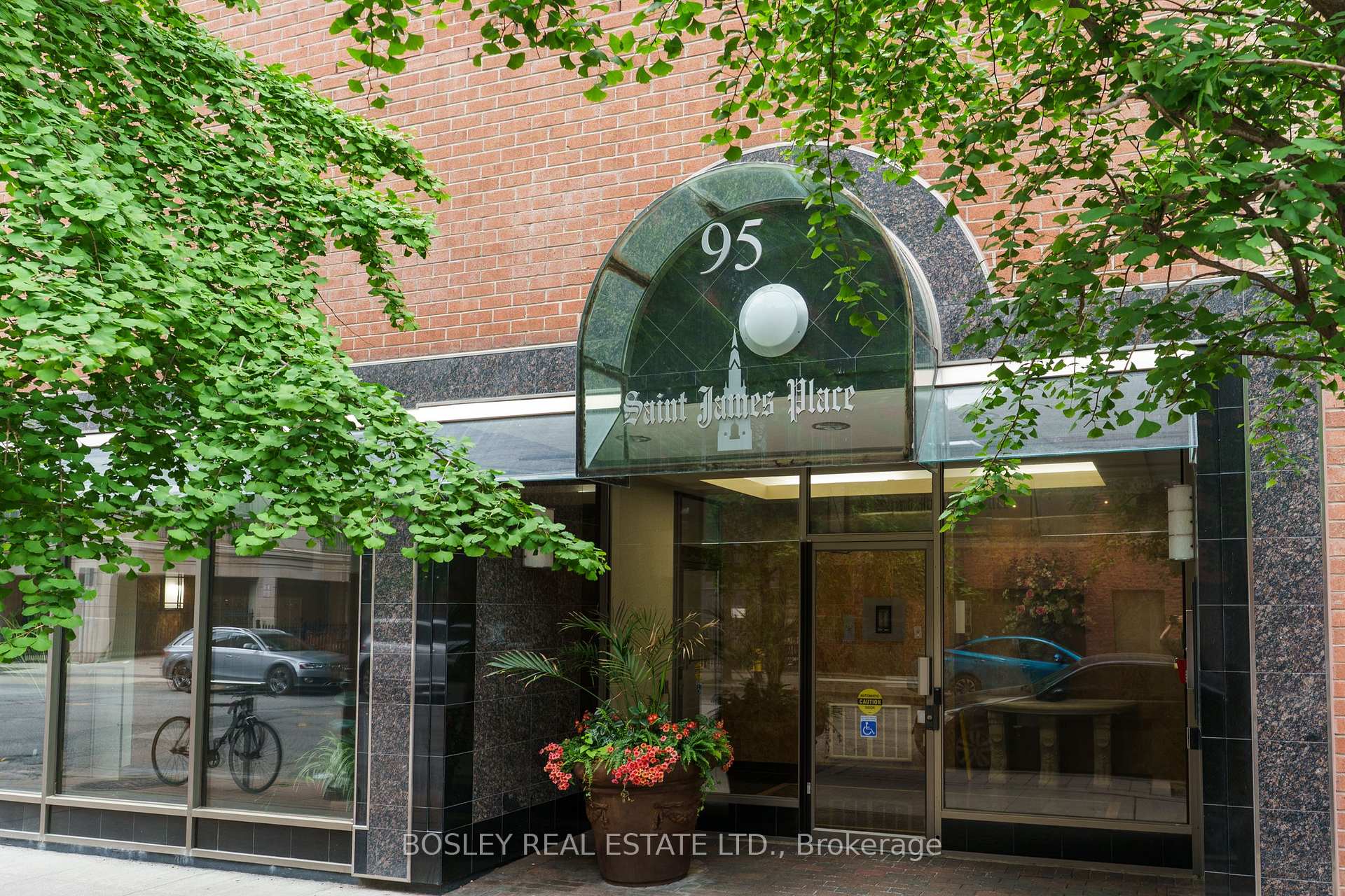 Photo 11 of Unit 702, 95 Lombard Street, Toronto, Church-Yonge Corridor — HOMEH