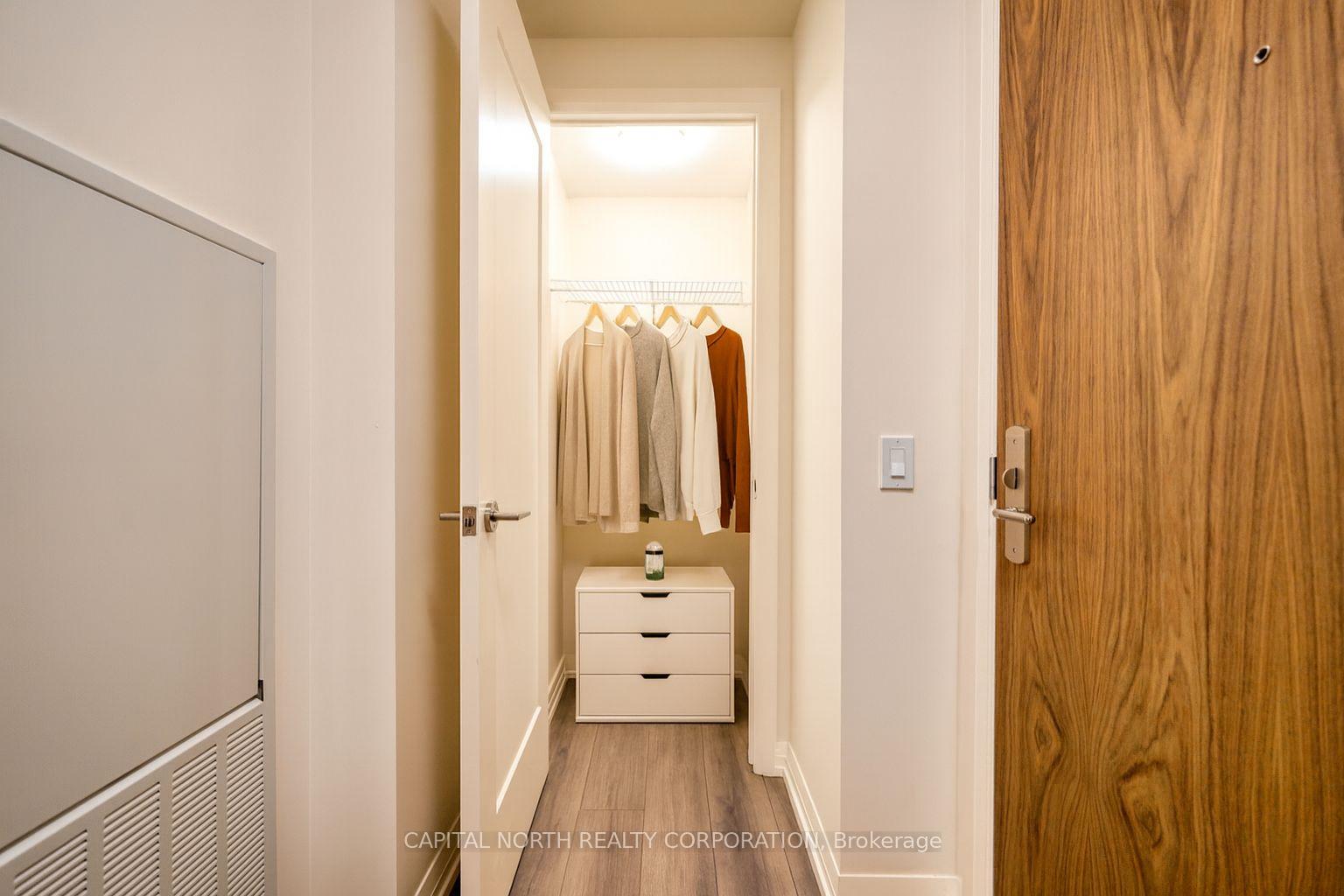 Photo 5 of Unit 805, 27 Korda Gate, Vaughan, Vellore Village — HOMEH