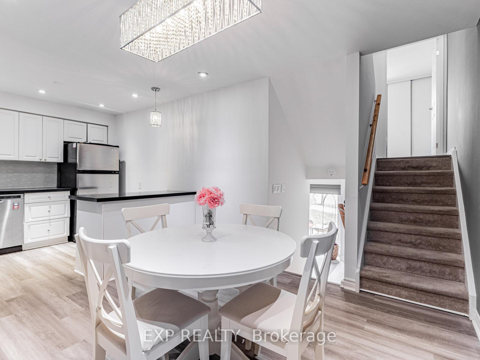 Photo 12 of Unit 117, 219 Milestone Crescent, Aurora, Aurora Village — HOMEH