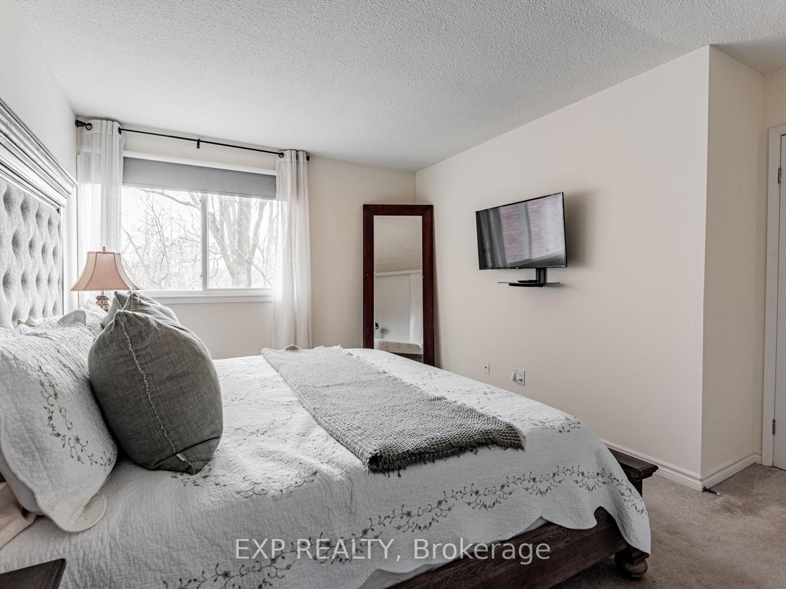 Photo 20 of Unit 117, 219 Milestone Crescent, Aurora, Aurora Village — HOMEH