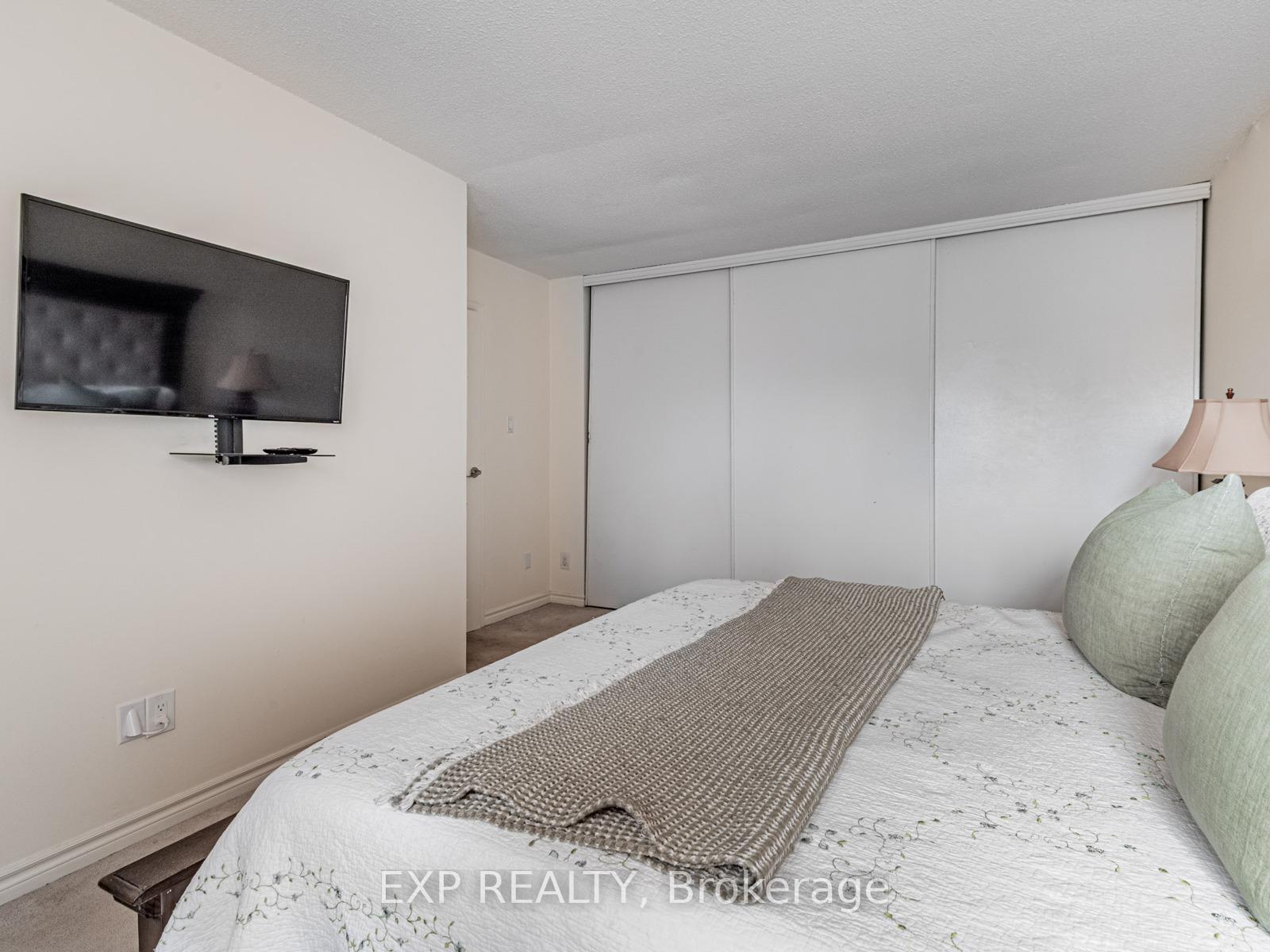 Photo 22 of Unit 117, 219 Milestone Crescent, Aurora, Aurora Village — HOMEH