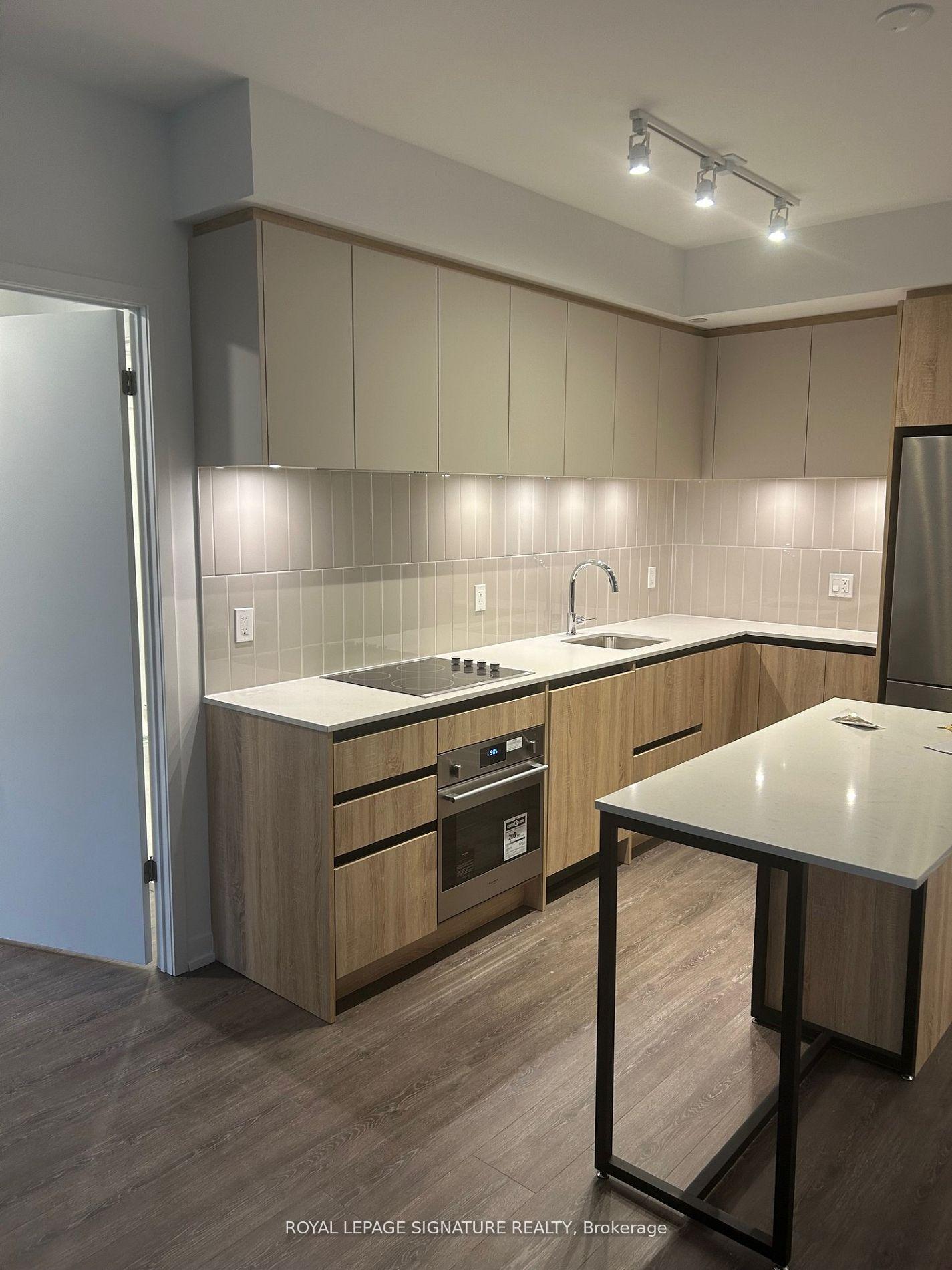 Photo 5 of Unit 312, 8 Beverley Glen Boulevard, Vaughan, Beverley Glen — HOMEH