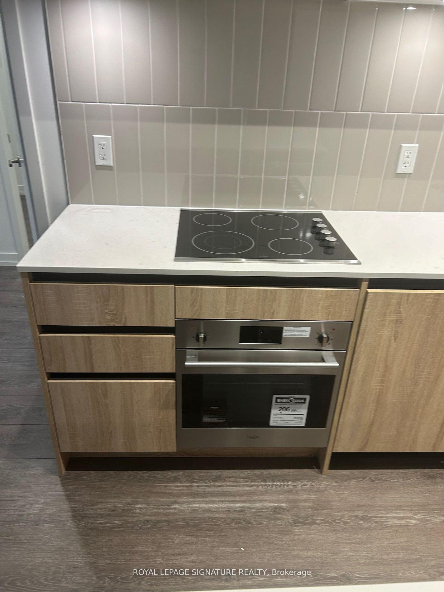 Photo 8 of Unit 312, 8 Beverley Glen Boulevard, Vaughan, Beverley Glen — HOMEH