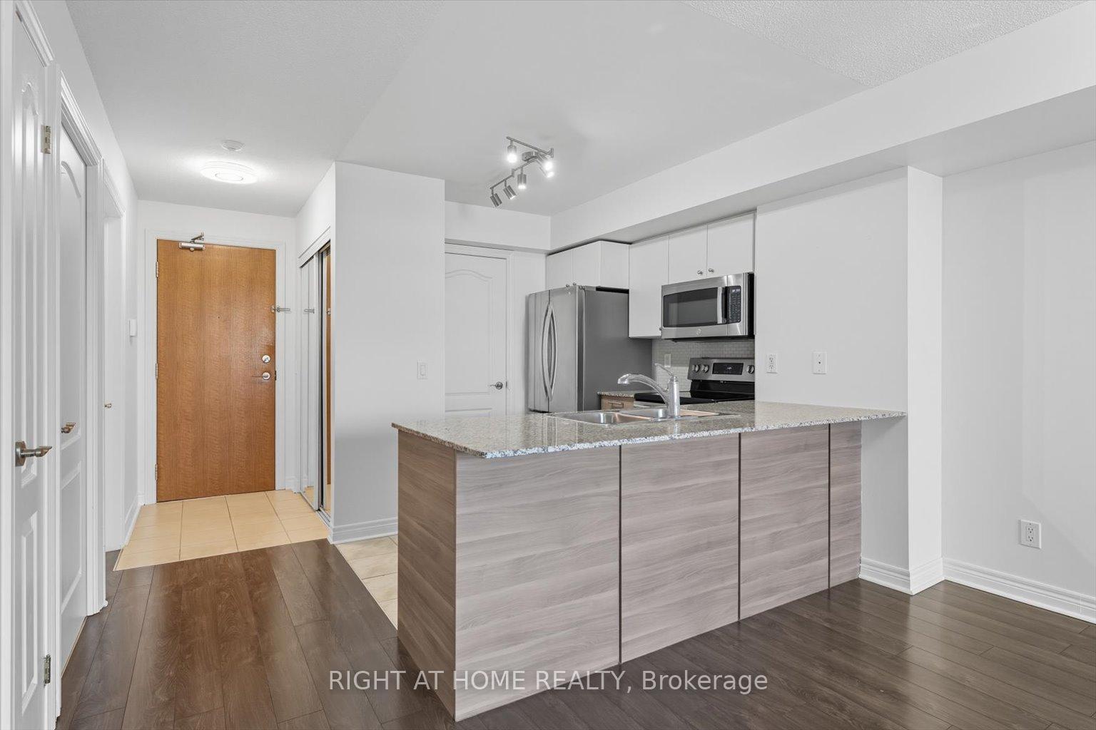 Photo 12 of Unit 509, 50 Disera Drive, Vaughan, Beverley Glen — HOMEH