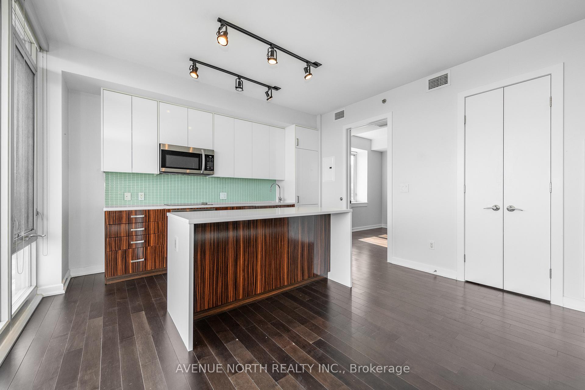 Front of Unit 1109, 300 Lisgar Street