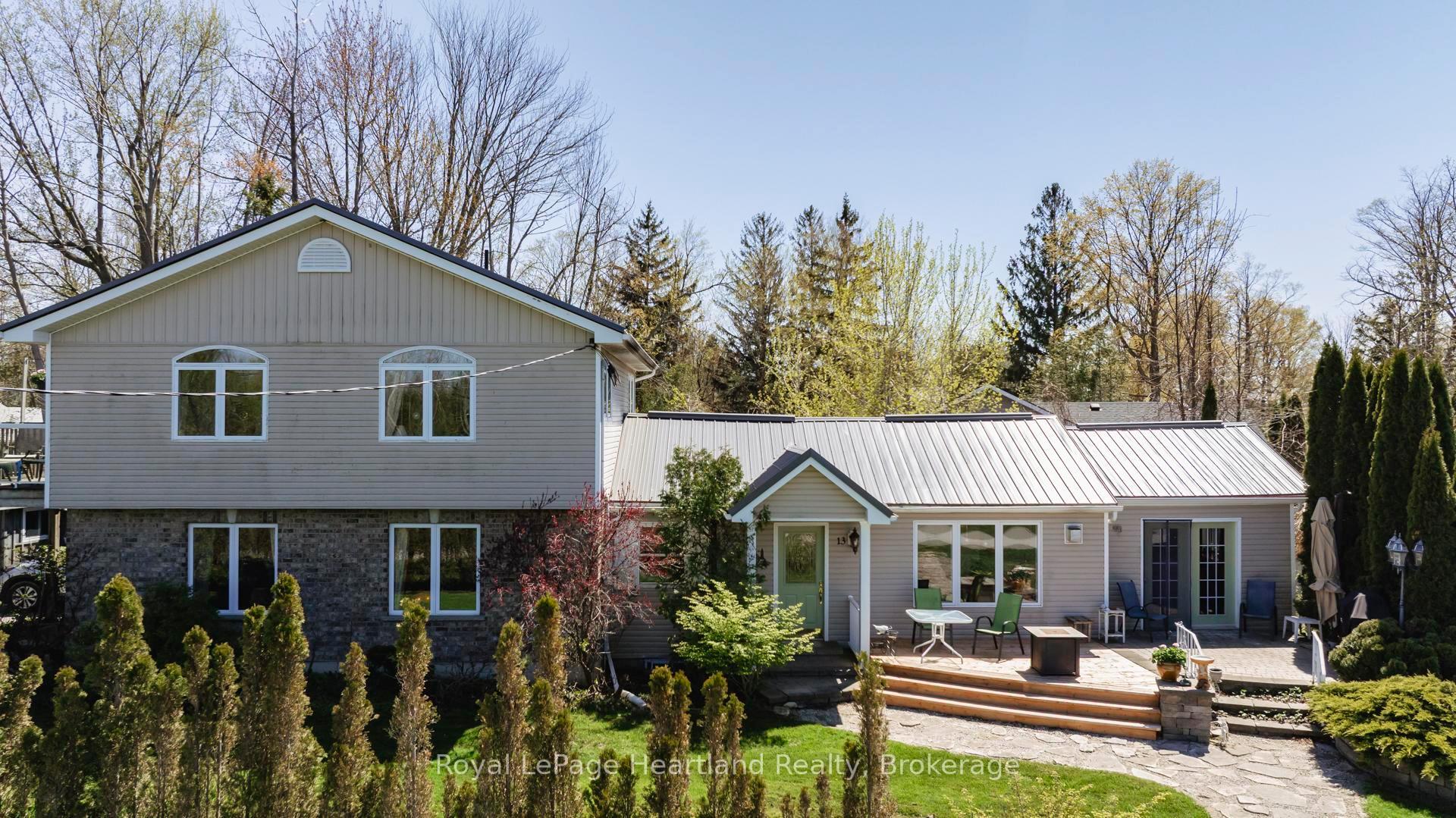 Front of 13 Ravine Park Road S