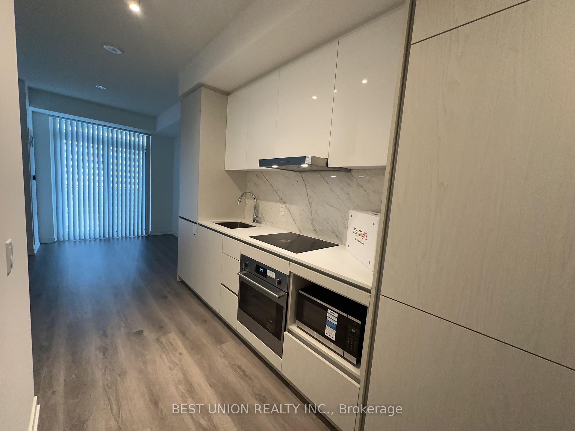 Photo 3 of Unit 2815, 28 Interchange Way, Vaughan, Vaughan Corporate Centre — HOMEH