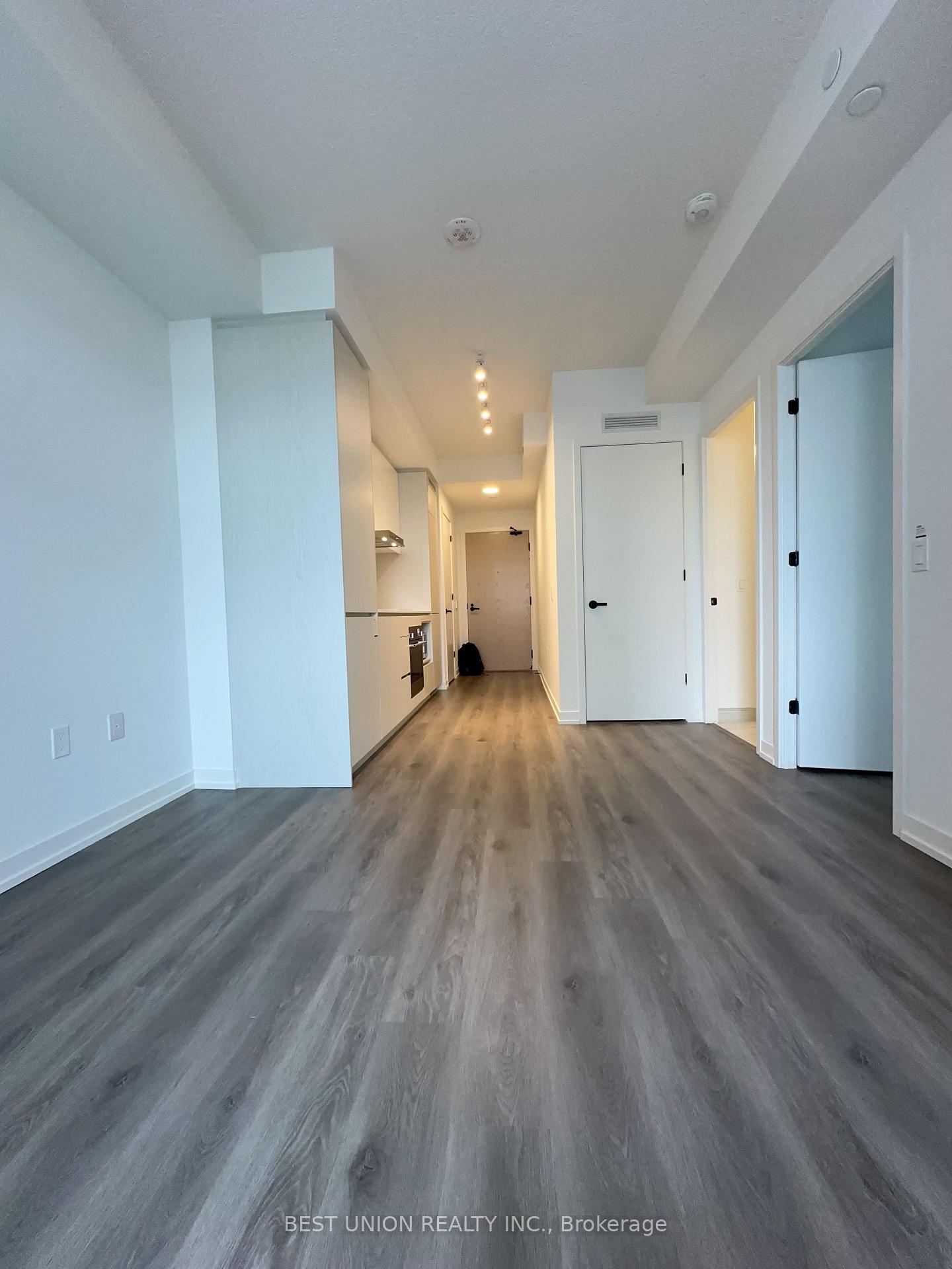 Photo 8 of Unit 2815, 28 Interchange Way, Vaughan, Vaughan Corporate Centre — HOMEH
