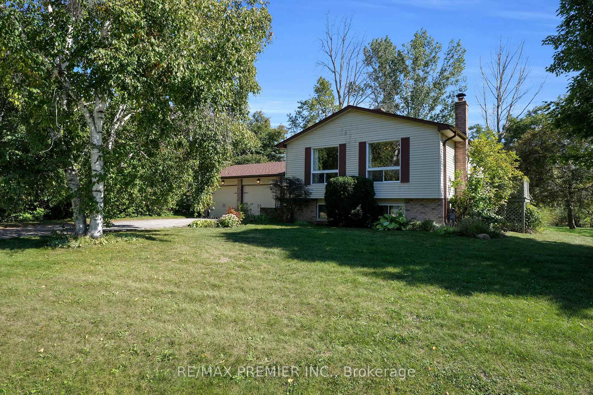 Photo 2 of 222 Spencer Avenue, Essa, Thornton — HOMEH