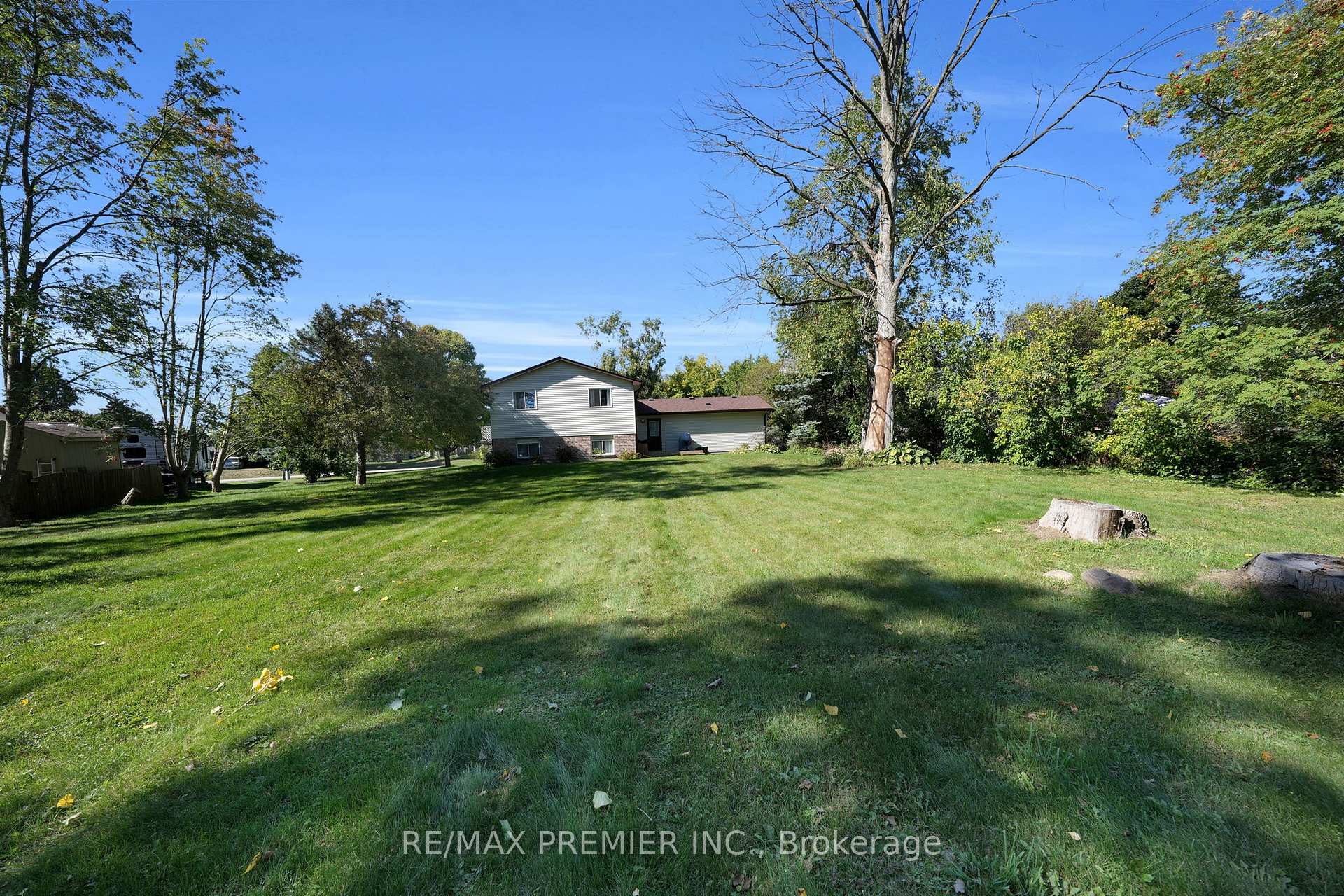 Photo 43 of 222 Spencer Avenue, Essa, Thornton — HOMEH