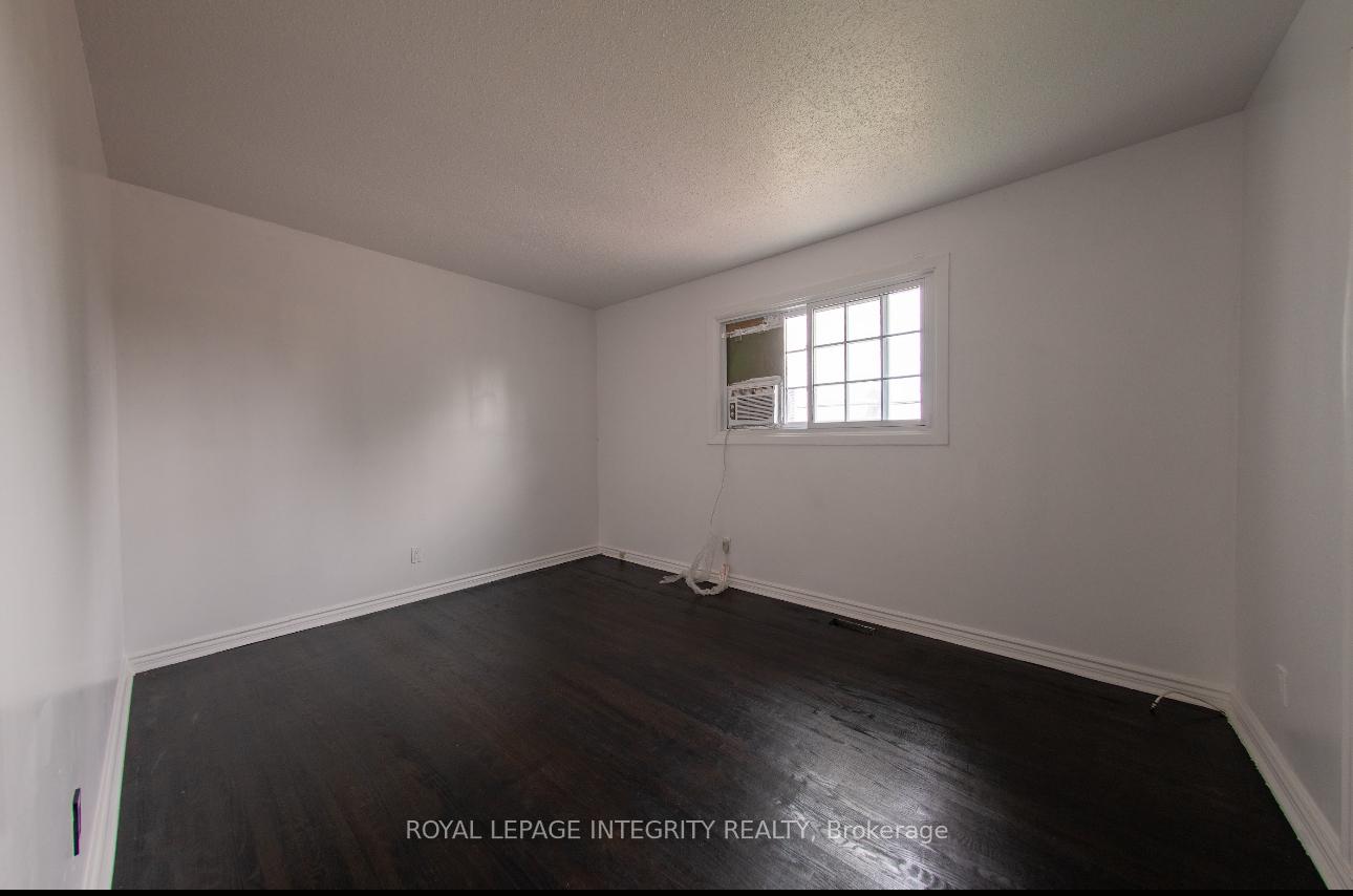 Photo 11 of 27 Roberta Crescent, Ottawa, Barrhaven - Pheasant Run — HOMEH