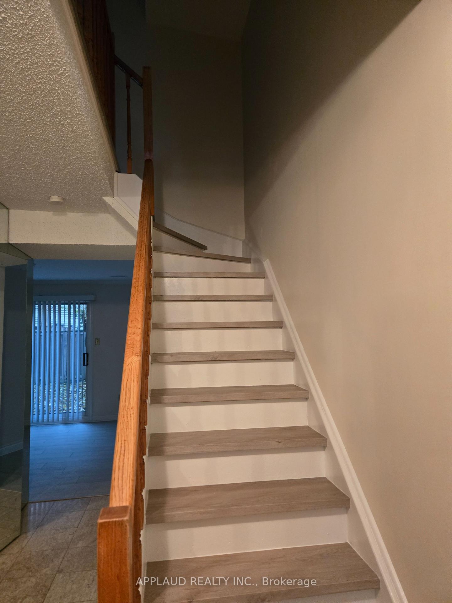 Photo 2 of 7 Bards Walkway Way, North York, Pleasant View — HOMEH