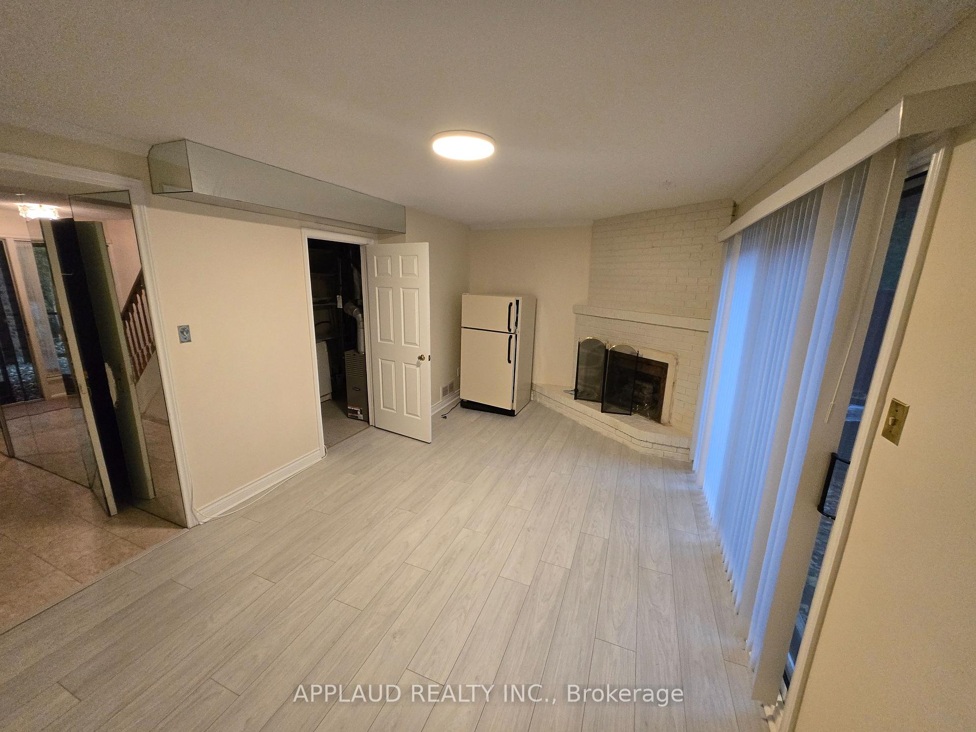 Photo 3 of 7 Bards Walkway Way, North York, Pleasant View — HOMEH