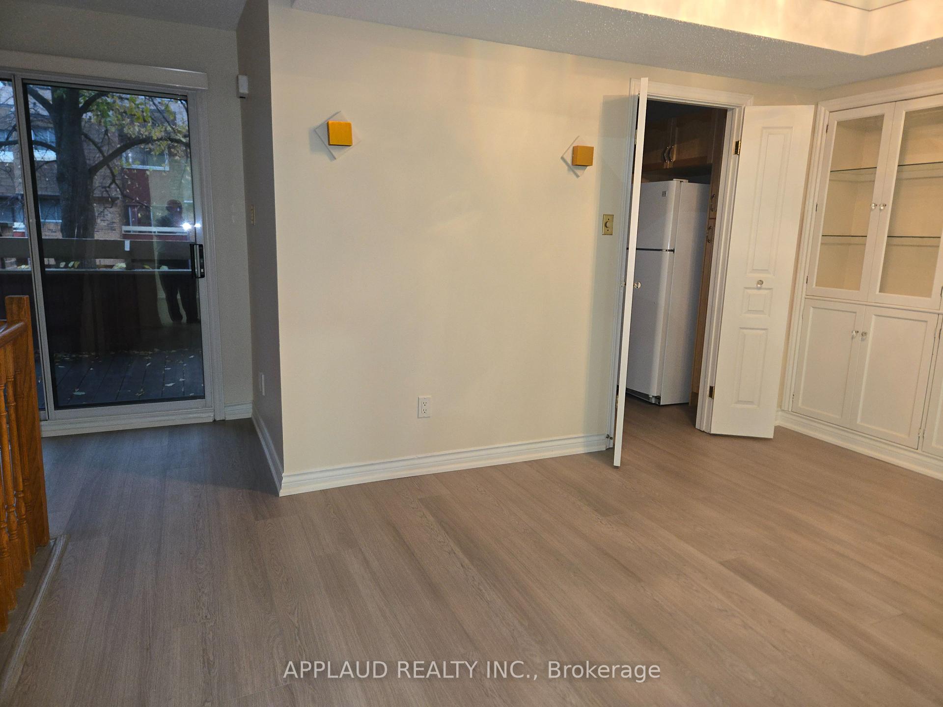 Photo 8 of 7 Bards Walkway Way, North York, Pleasant View — HOMEH