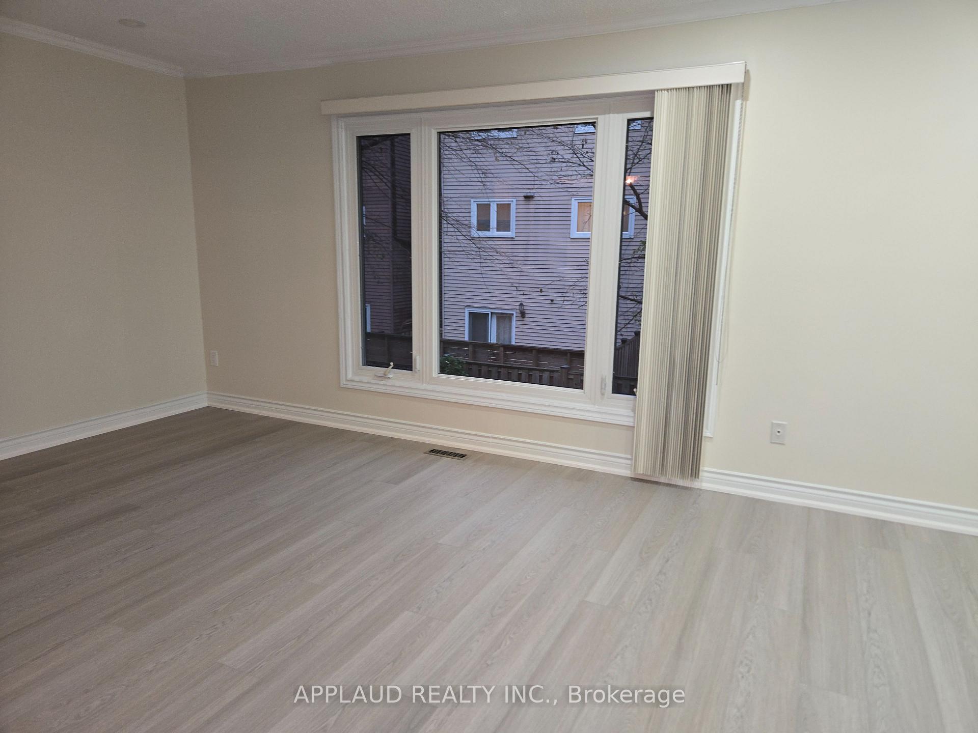 Photo 9 of 7 Bards Walkway Way, North York, Pleasant View — HOMEH