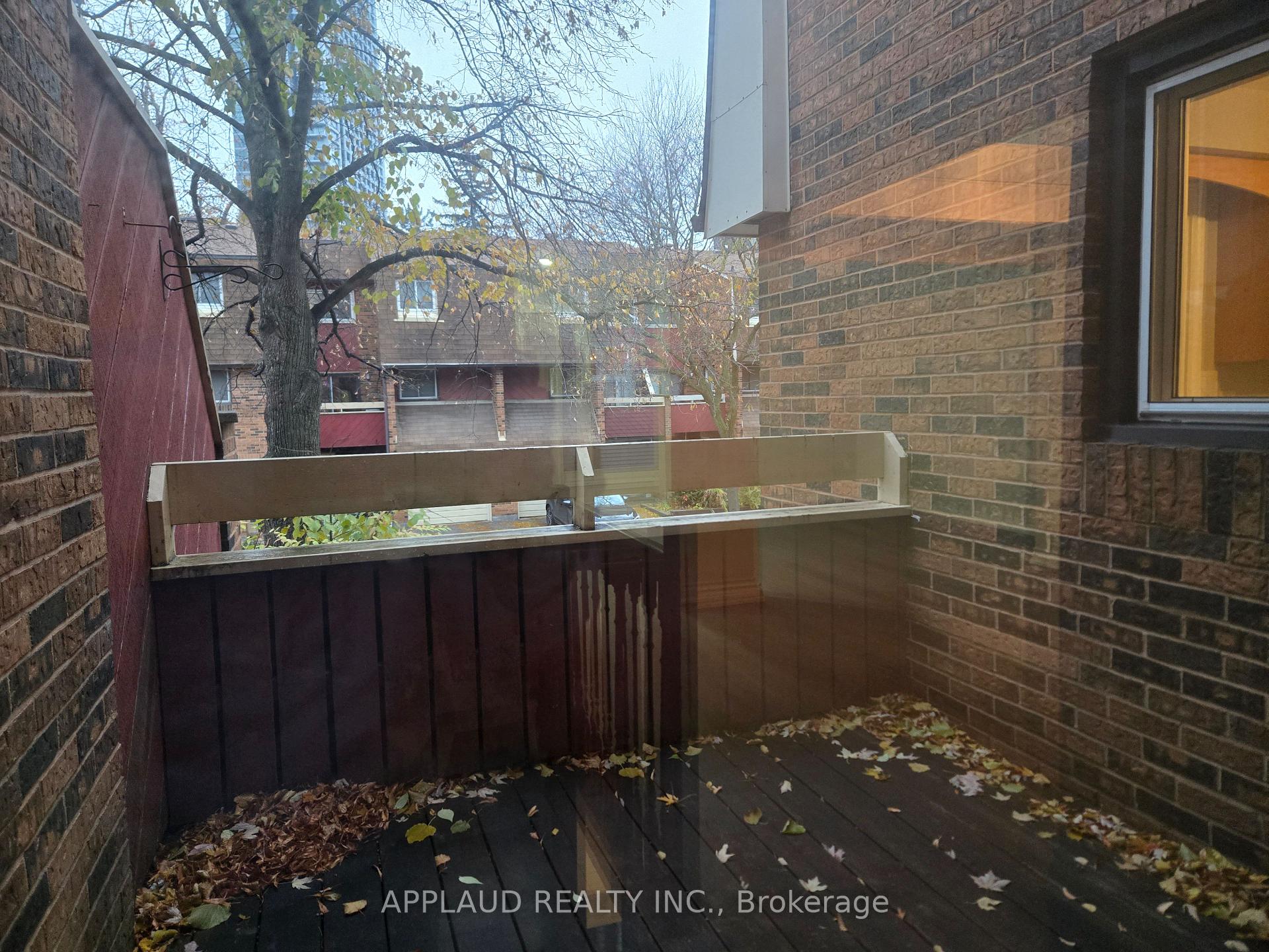 Photo 10 of 7 Bards Walkway Way, North York, Pleasant View — HOMEH