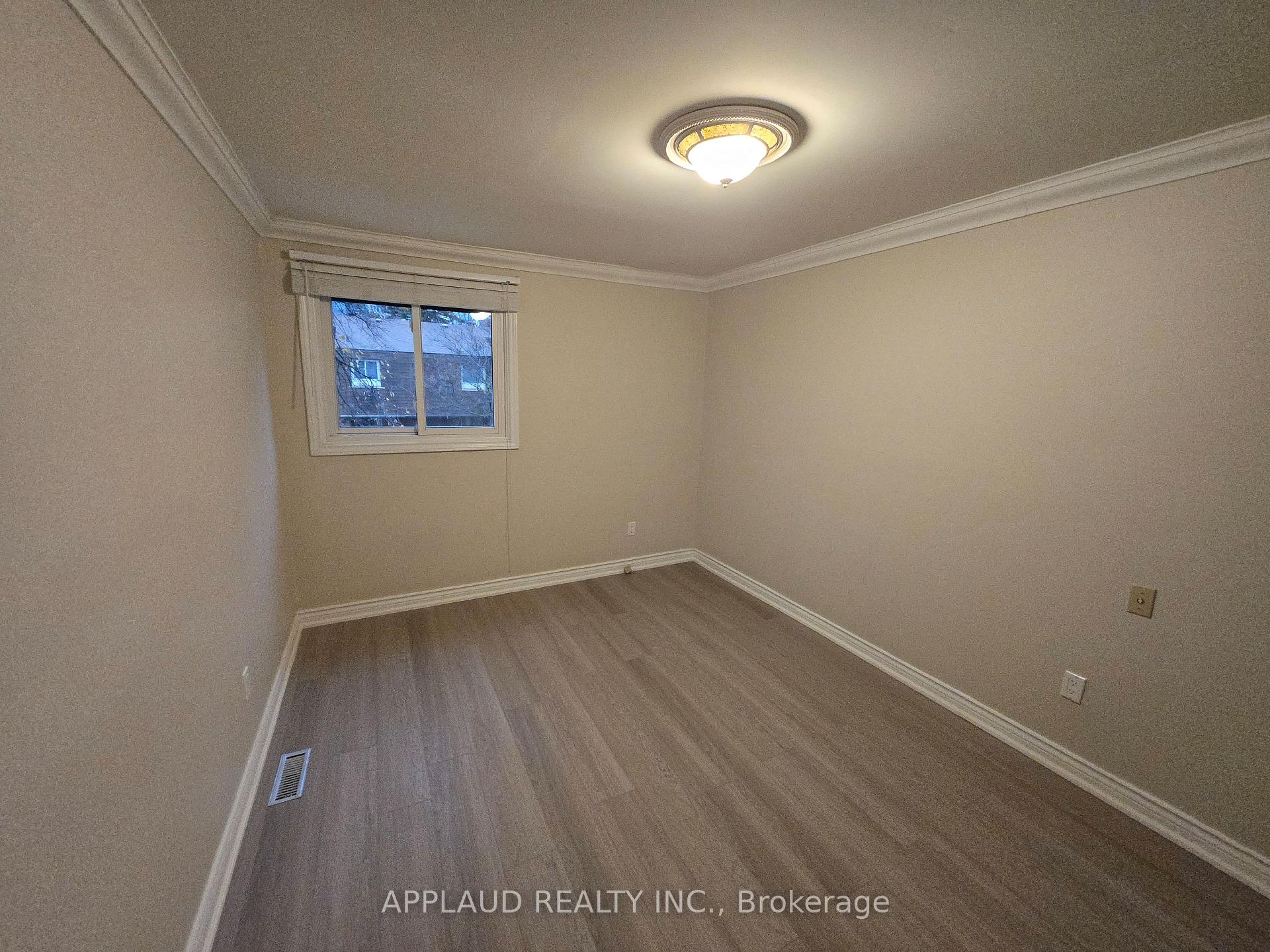 Photo 17 of 7 Bards Walkway Way, North York, Pleasant View — HOMEH