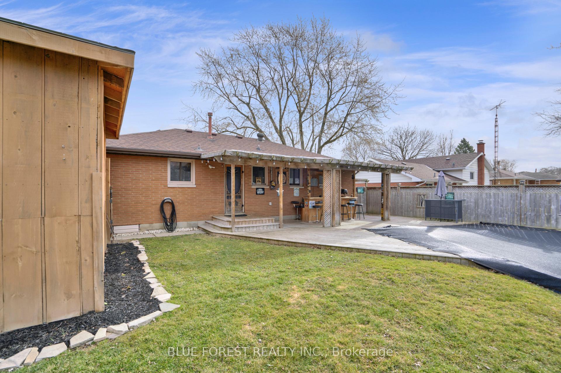 Photo 23 of 102 Semenyn Avenue, Chatham-Kent, Chatham — HOMEH