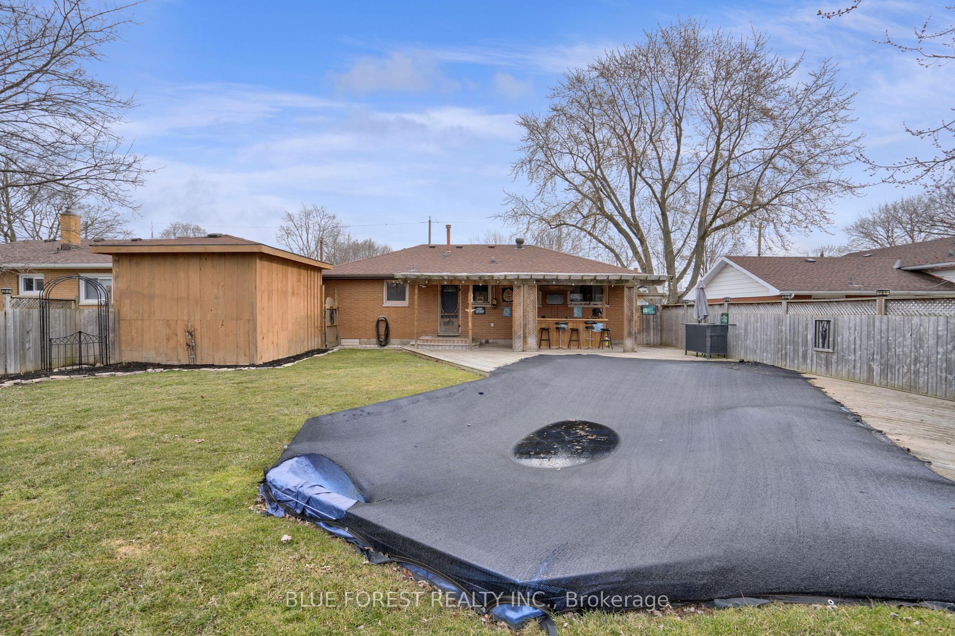 Photo 24 of 102 Semenyn Avenue, Chatham-Kent, Chatham — HOMEH