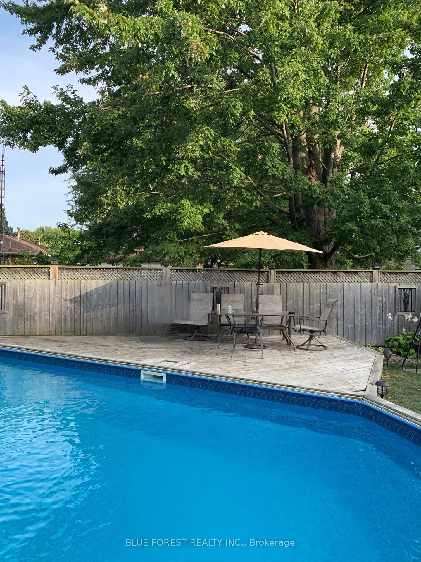 Photo 27 of 102 Semenyn Avenue, Chatham-Kent, Chatham — HOMEH