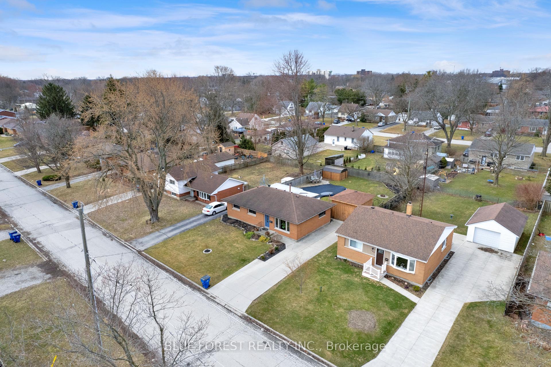 Photo 32 of 102 Semenyn Avenue, Chatham-Kent, Chatham — HOMEH