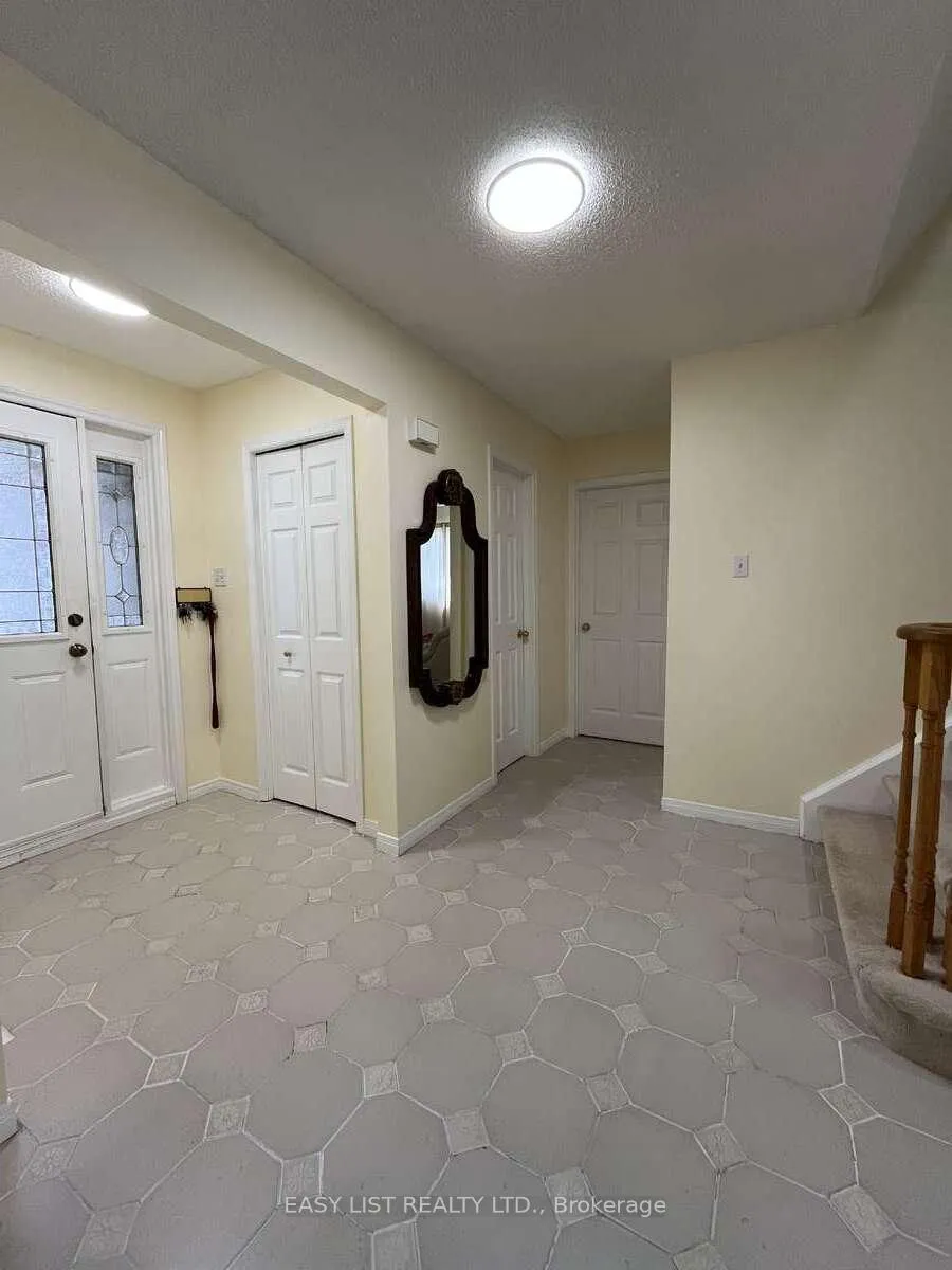 Photo 4 of 102 Burwell Crescent, Markham, Raymerville — HOMEH