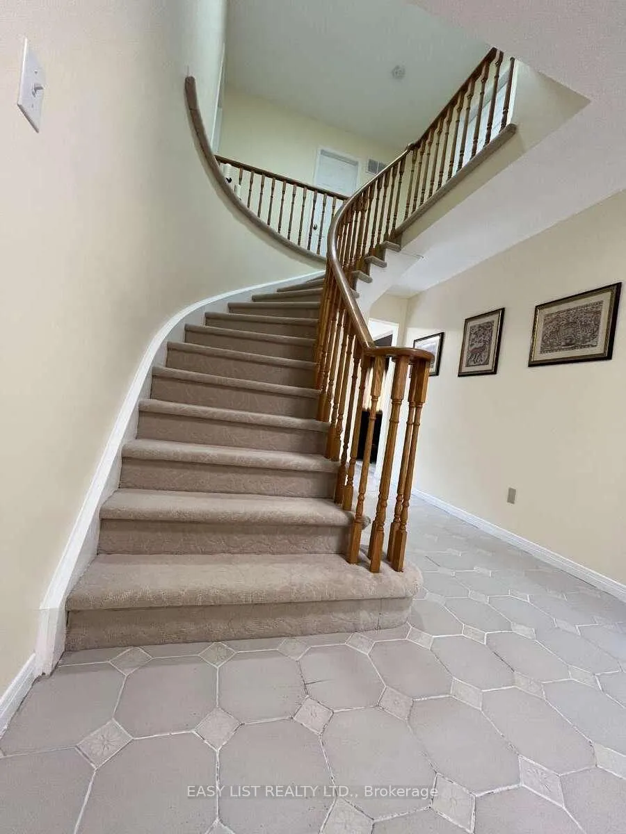Photo 5 of 102 Burwell Crescent, Markham, Raymerville — HOMEH