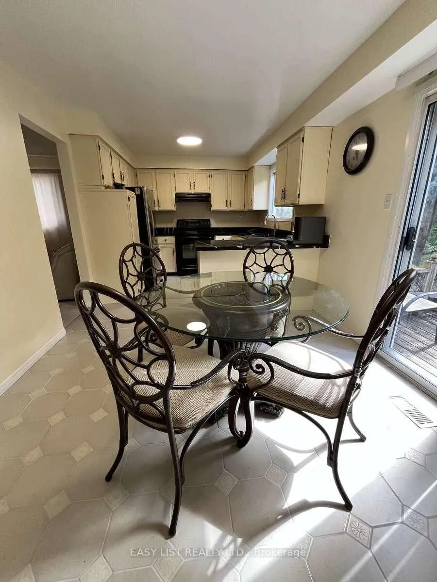 Photo 8 of 102 Burwell Crescent, Markham, Raymerville — HOMEH