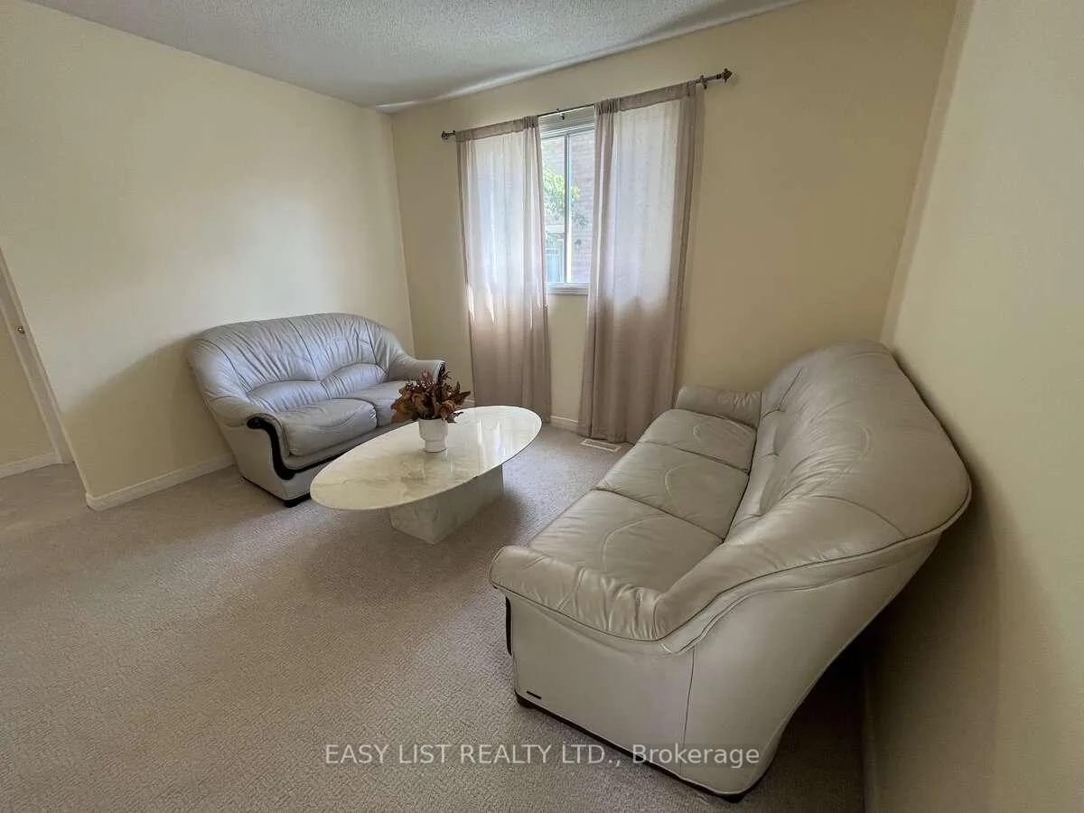 Photo 12 of 102 Burwell Crescent, Markham, Raymerville — HOMEH