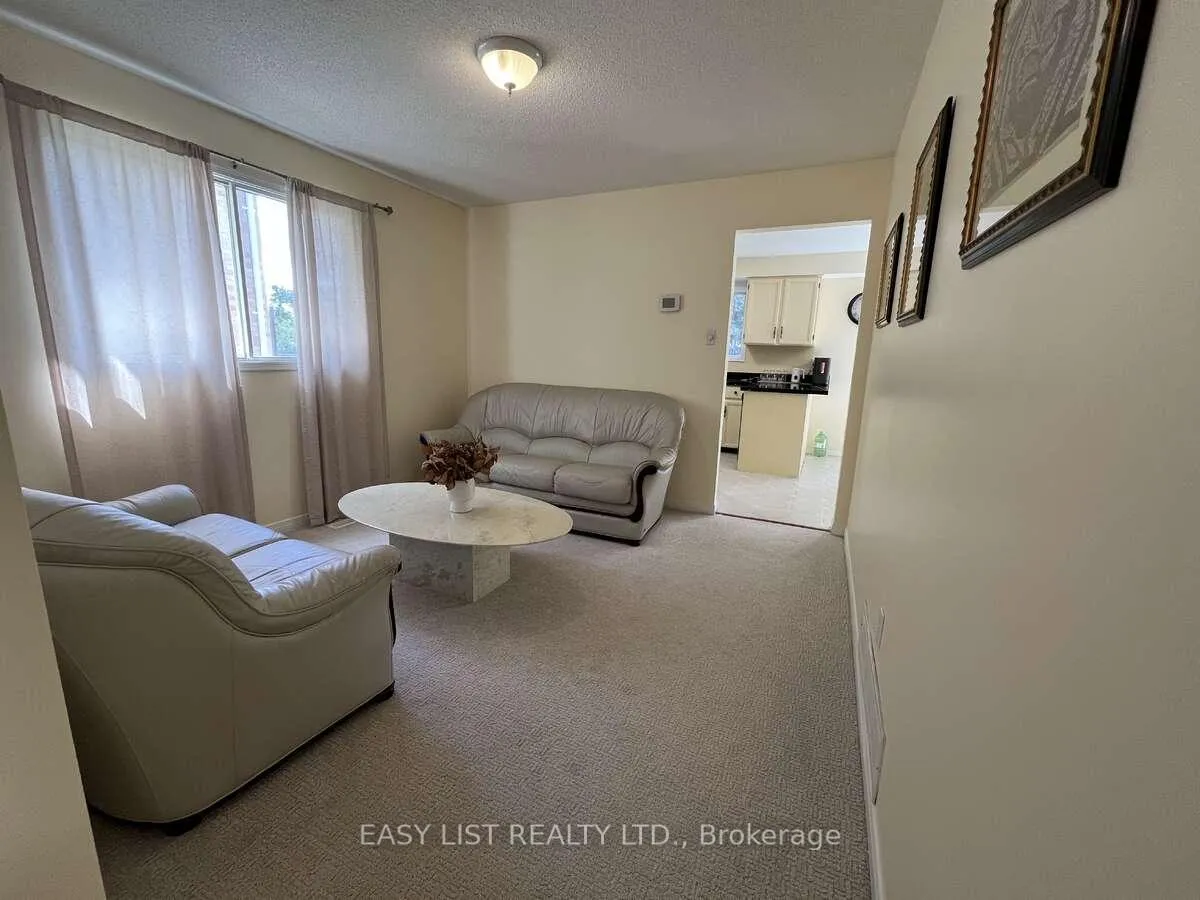 Photo 13 of 102 Burwell Crescent, Markham, Raymerville — HOMEH