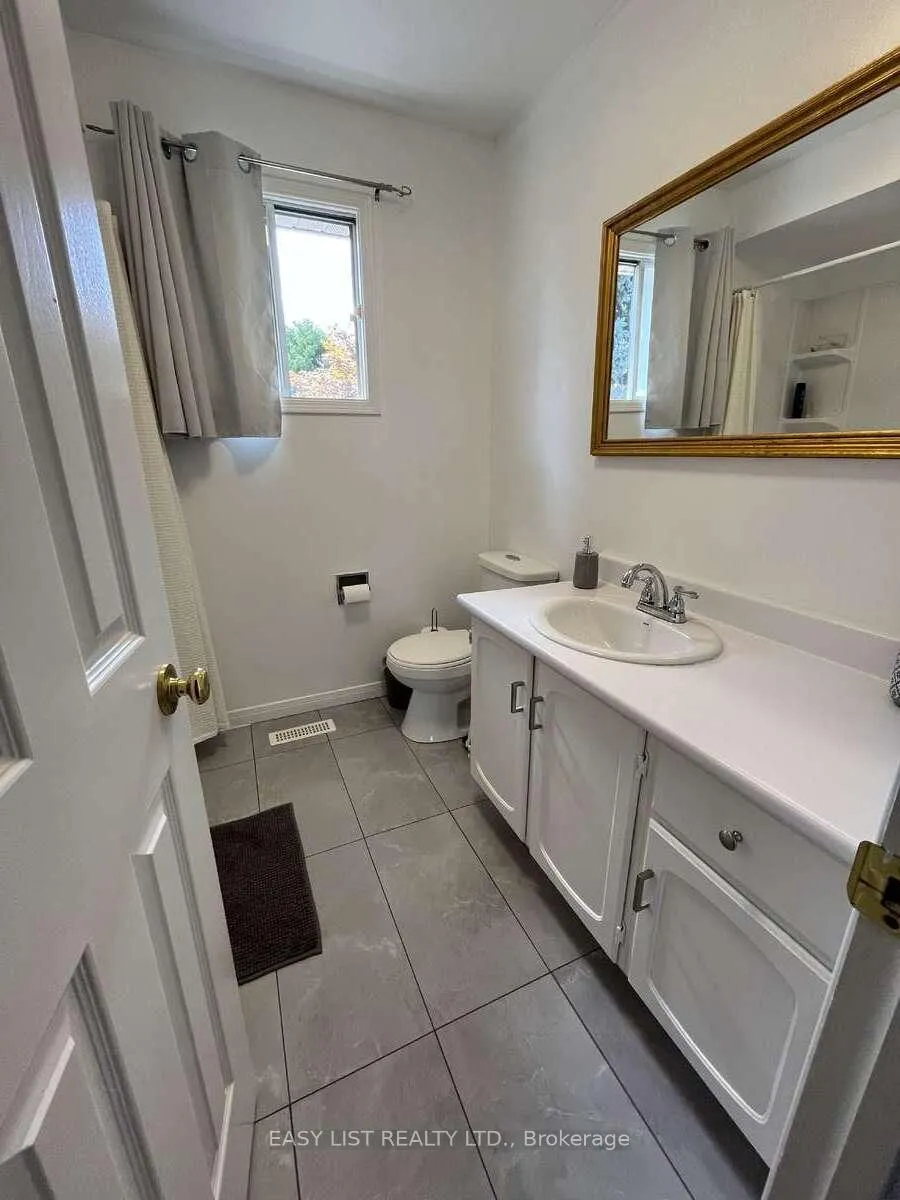 Photo 18 of 102 Burwell Crescent, Markham, Raymerville — HOMEH