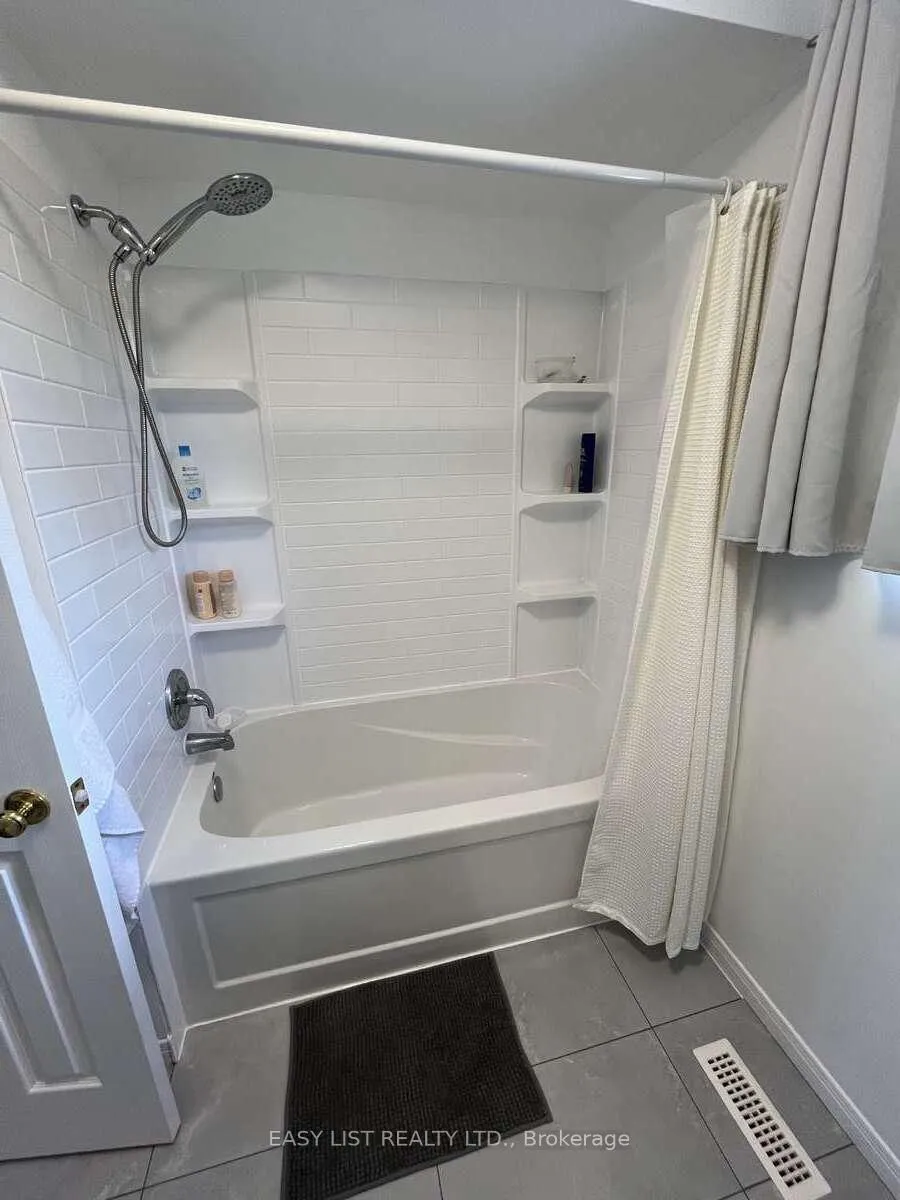 Photo 19 of 102 Burwell Crescent, Markham, Raymerville — HOMEH