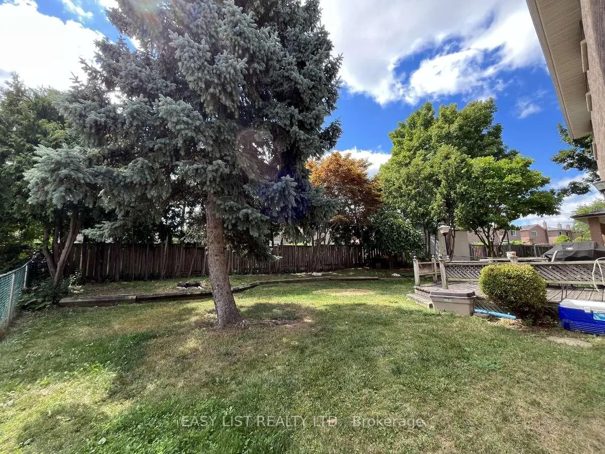 Photo 28 of 102 Burwell Crescent, Markham, Raymerville — HOMEH