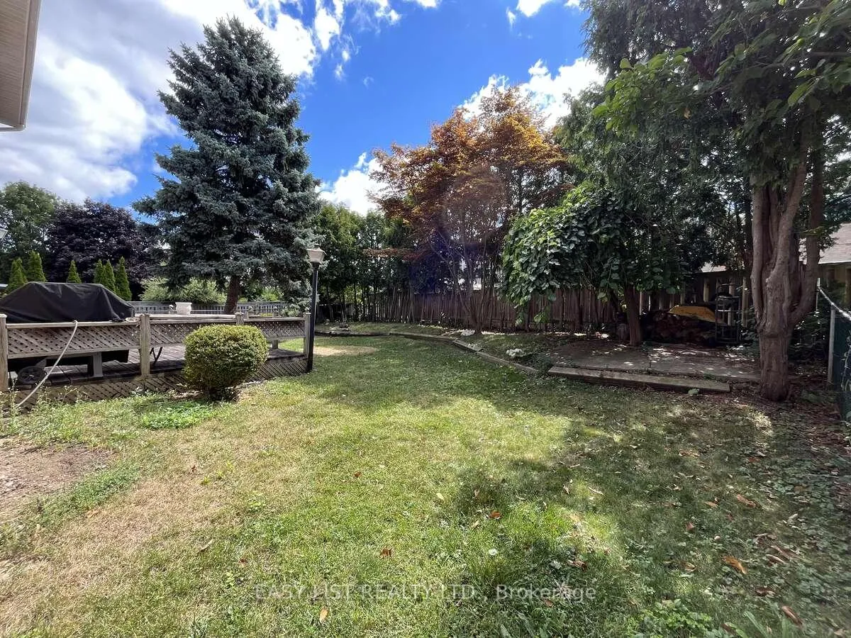 Photo 31 of 102 Burwell Crescent, Markham, Raymerville — HOMEH