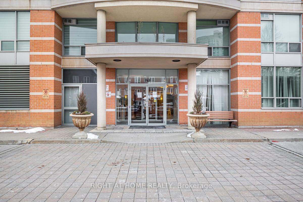 Photo 2 of Unit 606, 745 New Westminster Drive, Vaughan, Brownridge — HOMEH