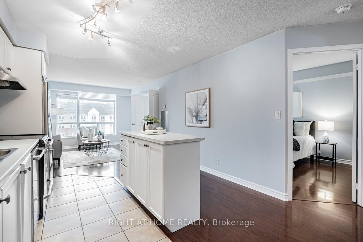 Photo 7 of Unit 606, 745 New Westminster Drive, Vaughan, Brownridge — HOMEH