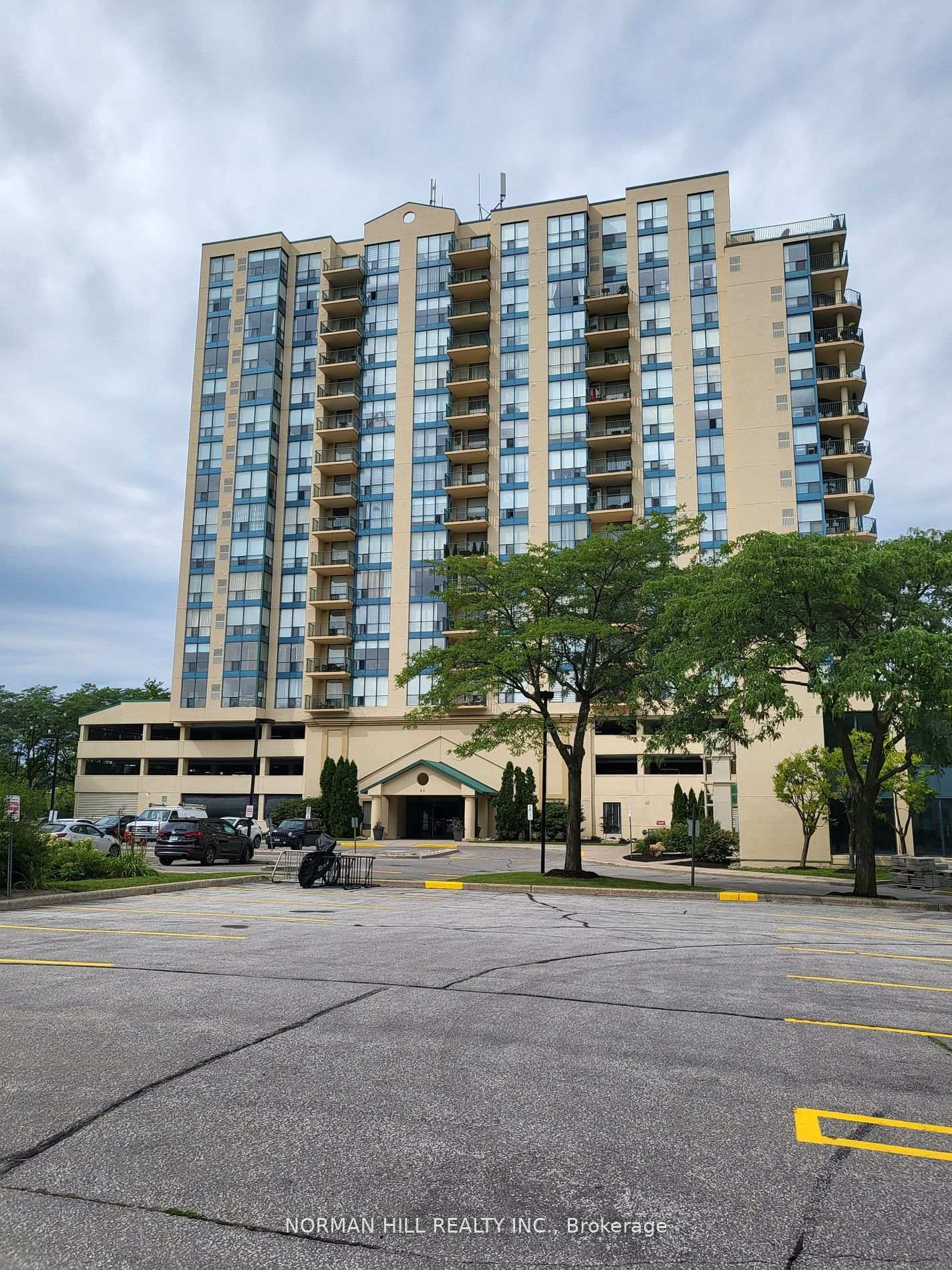 Front of Unit 1111, 65 Ellen Street E