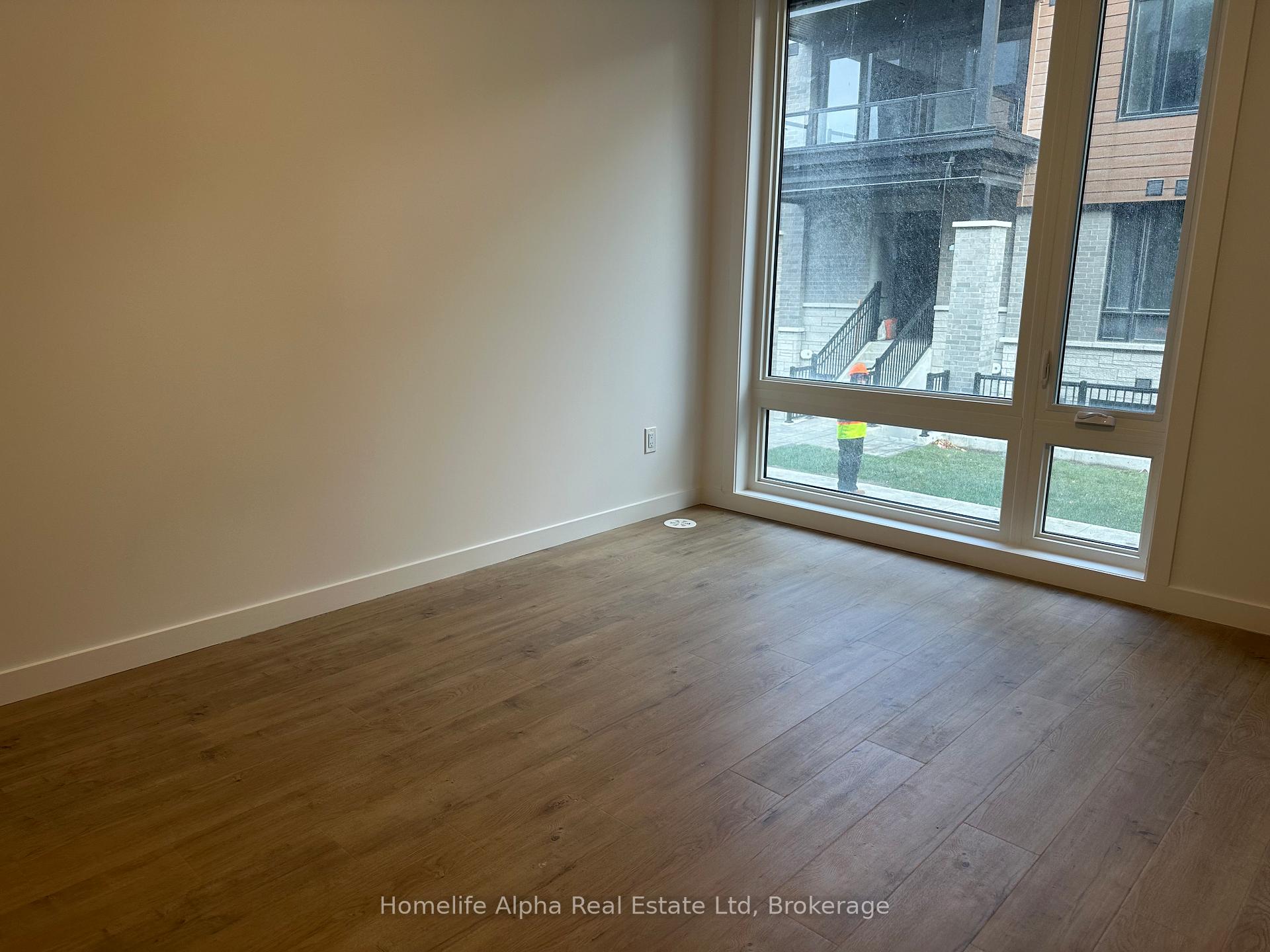 Photo 2 of Unit 5, 113 Marydale Avenue, Markham, Middlefield — HOMEH