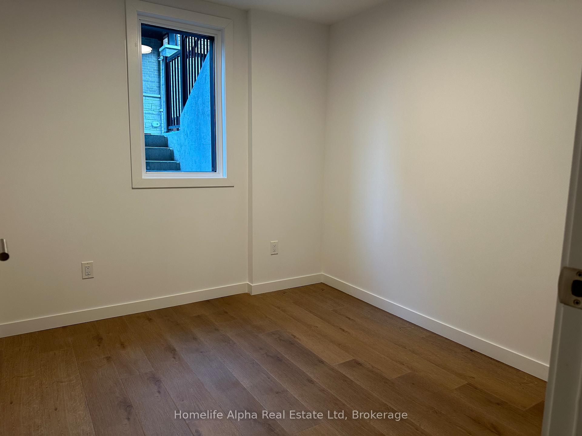 Photo 5 of Unit 5, 113 Marydale Avenue, Markham, Middlefield — HOMEH