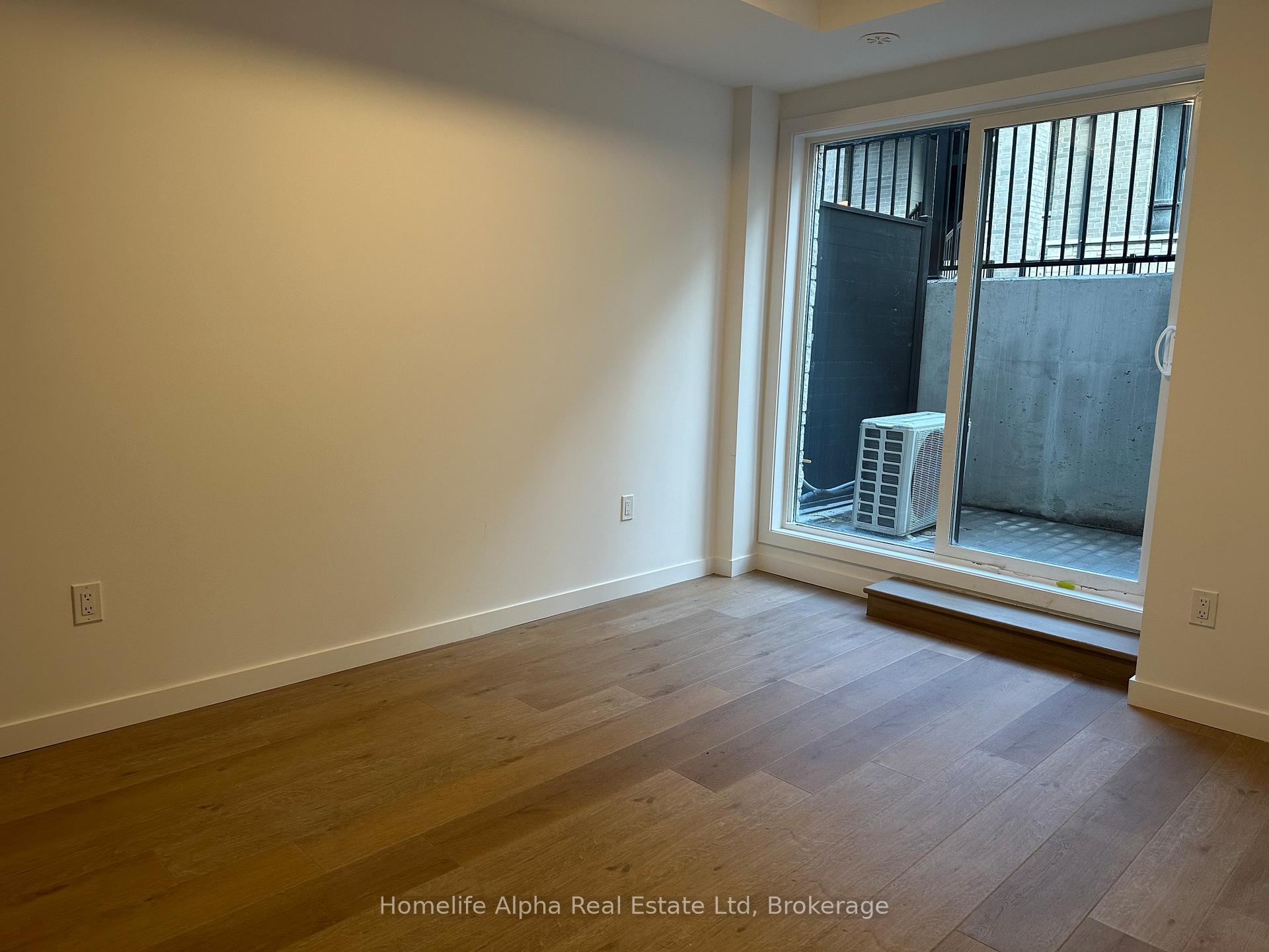 Photo 6 of Unit 5, 113 Marydale Avenue, Markham, Middlefield — HOMEH